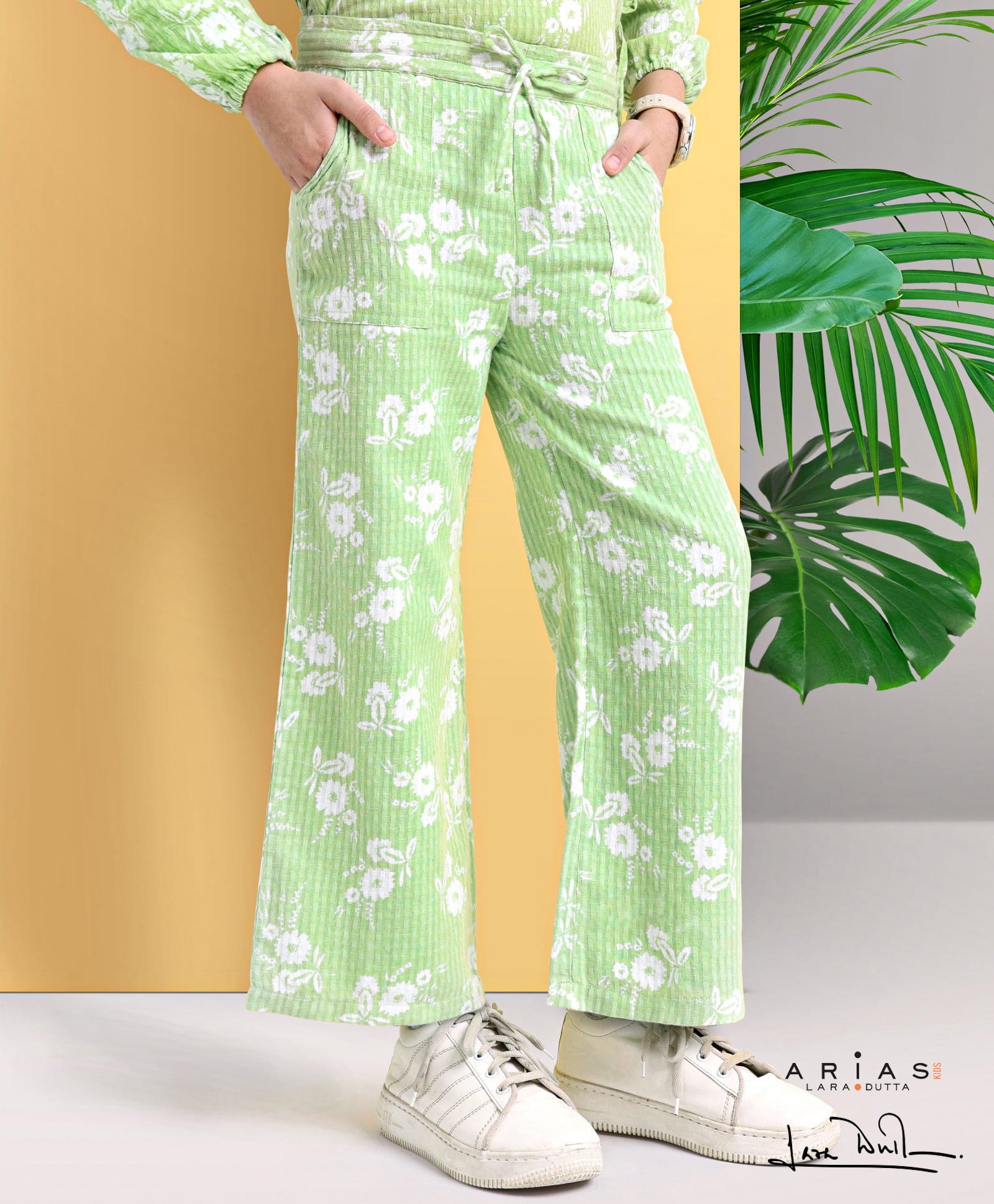 arias by lara dutta Arias 100% Cotton Dobby Printed Flared Pull Up Pants - Green-picture-10