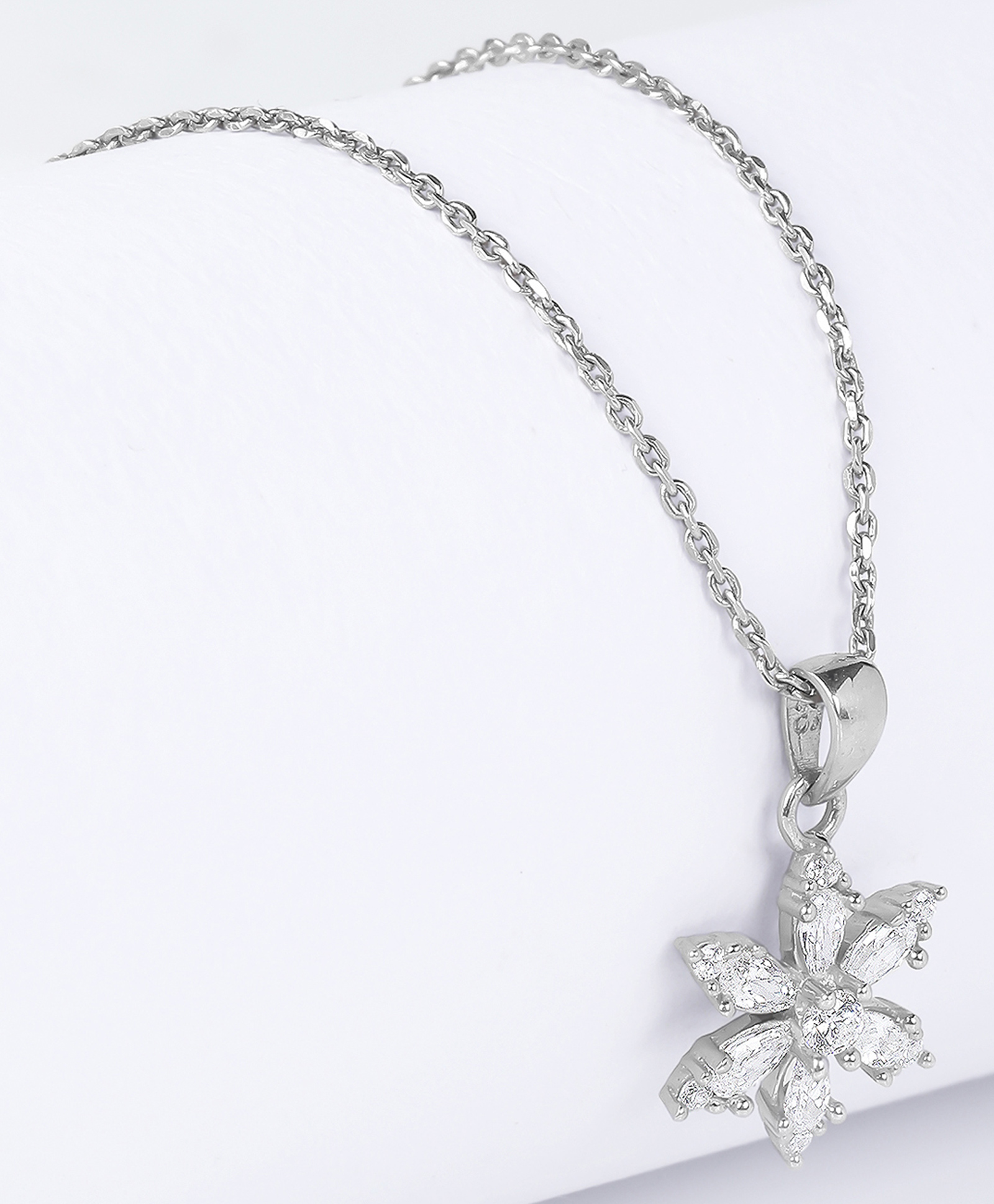 giva snowflake pendant