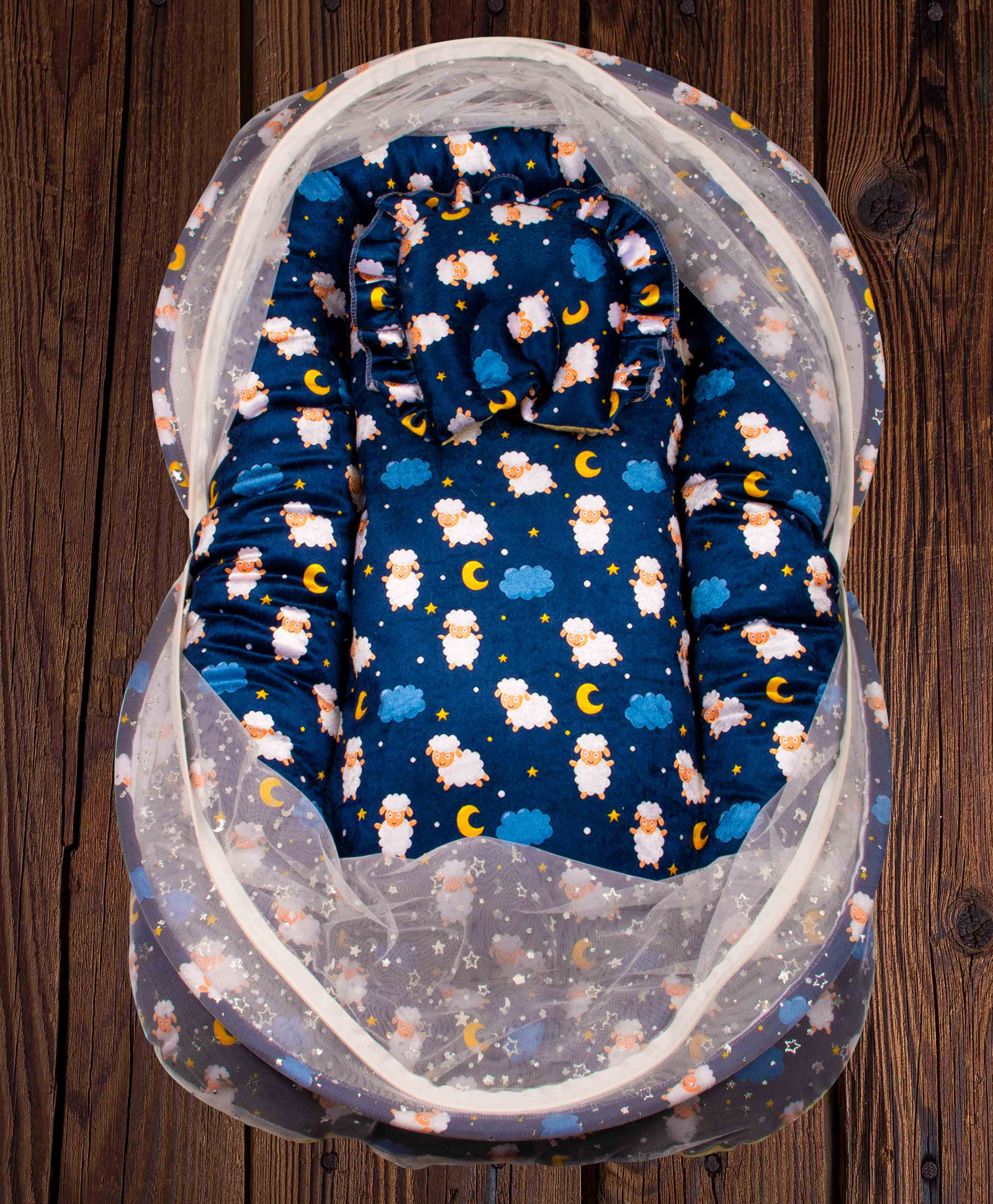 Mittenbooty Mosquito net bedding medium in shining velvet fabric and sparkle net in Sheep print- Blue-image-33