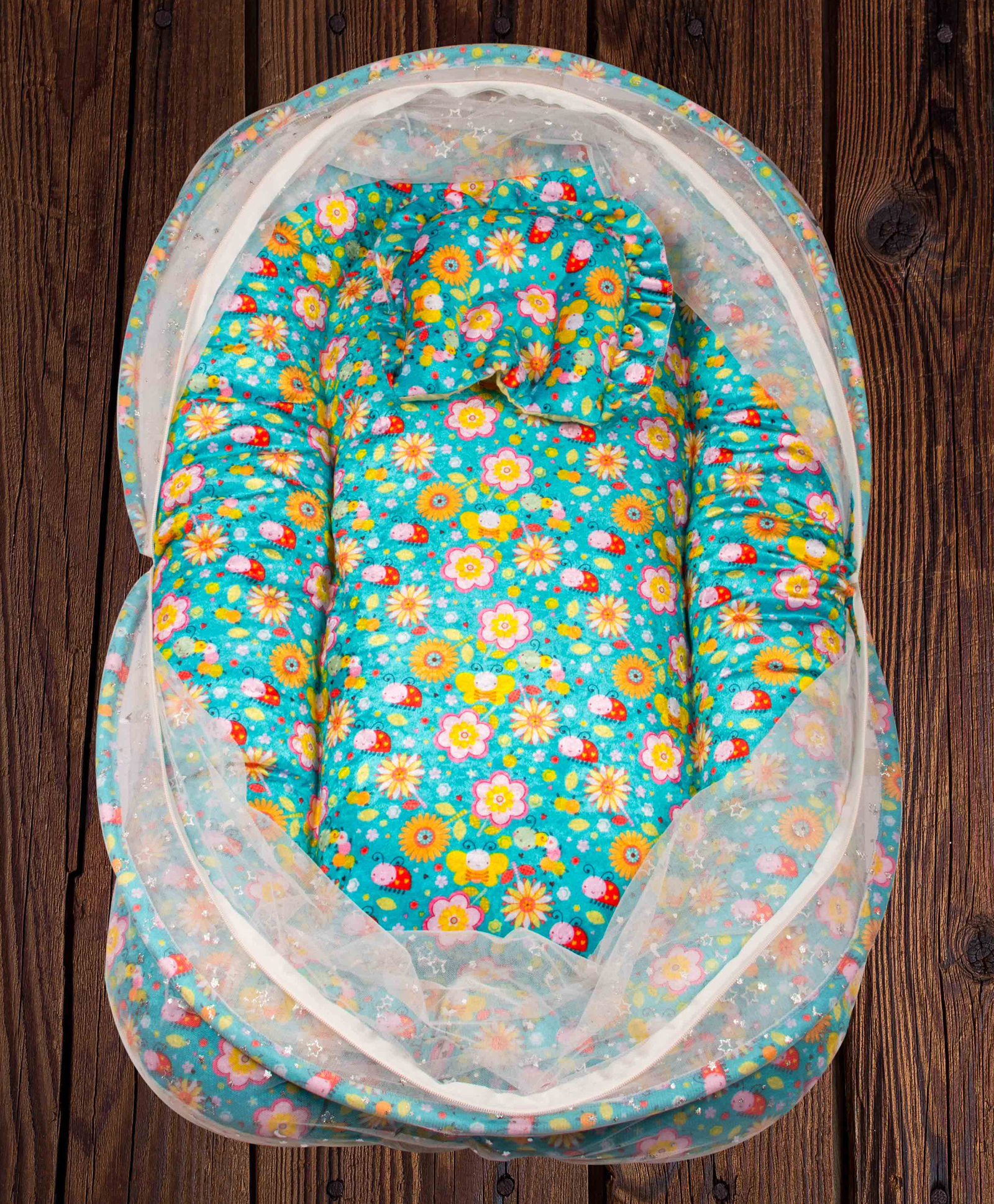 Mittenbooty Mosquito net bedding medium in shining velvet fabric and sparkle net in Flower print- Green-image-9