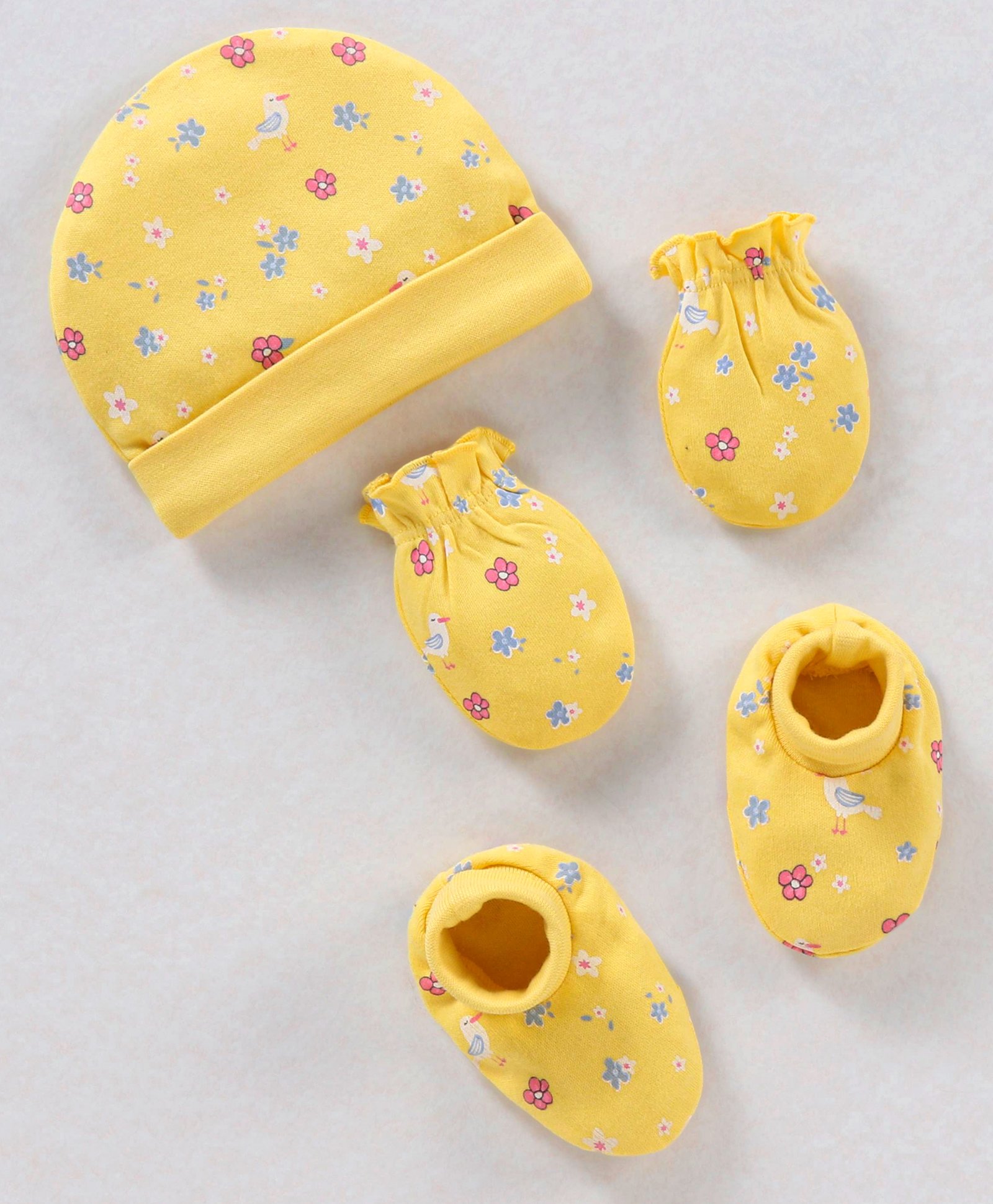 Babyhug 100% Cotton Cap Mittens & Booties Floral Print Yellow- Diameter 10.5 cm-image-35