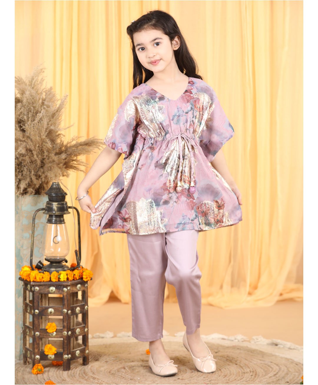Piccolo Batwing Three Fourth Sleeves Seamless Vintage Floral Printed & Zari Motif Designed Kaftan Kurta With Pant - Lavender-picture-10