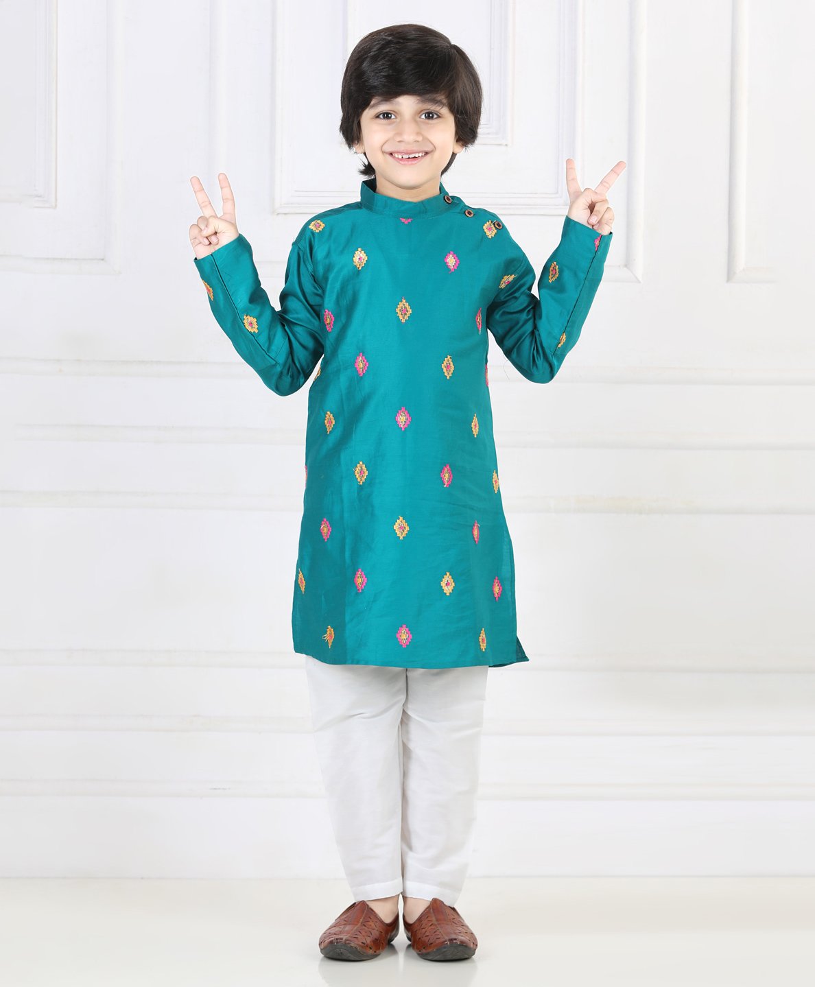 Kinder Kids Full Sleeves All Over Ethnic Motif Embroidered Kurta With Pyjama - Green-image-38