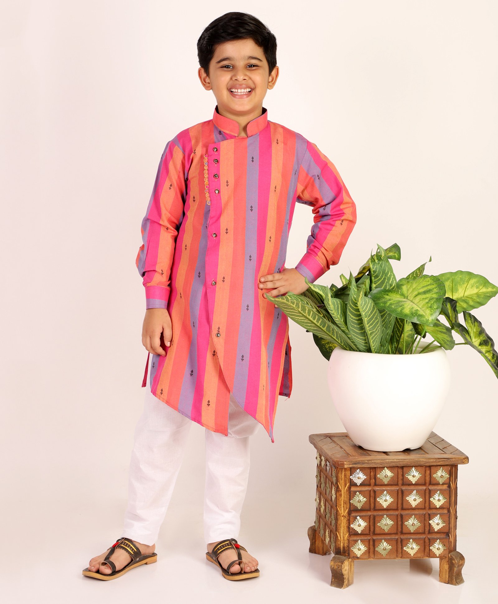 P-MARK Full Sleeves Striped & Motif Printed Cross Cut Kurta With Pyjama - Pink-picture-14