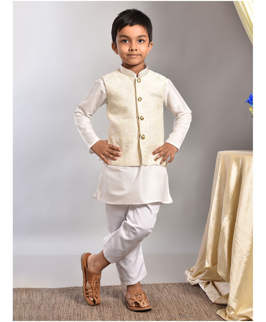 Pehanaava Full Sleeves Kurta Pajama With Floral Veil Embroidered Nehru Jacket Set - White-image-36
