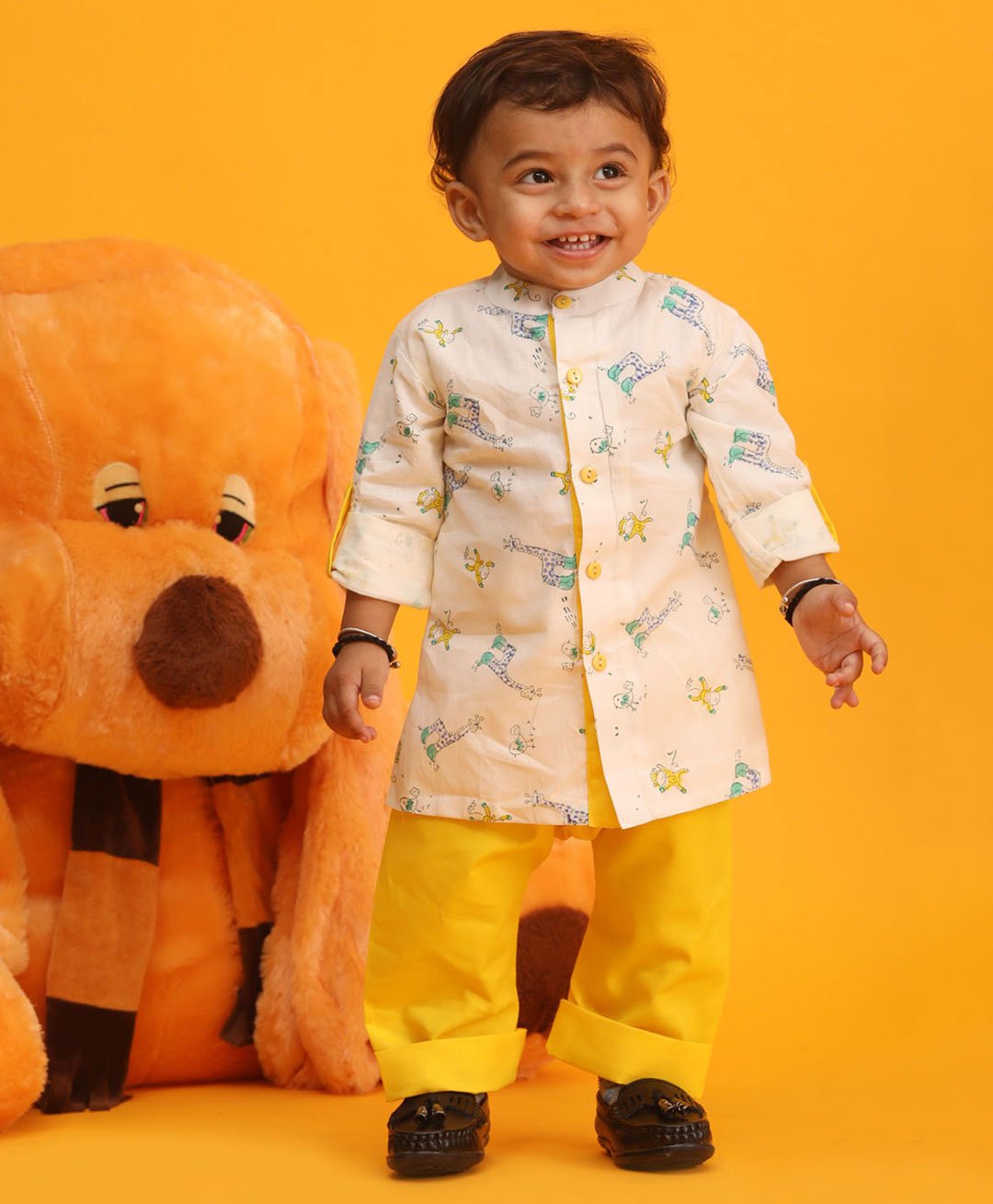 Vastramay Full Sleeves All Over Baby Giraffe & Monkey With Bird Printed Kurta With Pyjama - White & Yellow-image-14