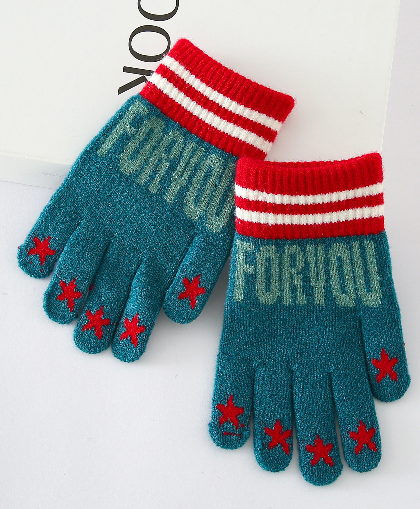 Babyhug Text Design Gloves Medium Size - Green-image-32