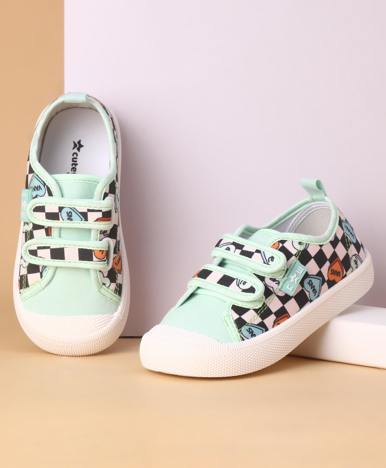 Cute Walk by Babyhug Velcro Closure Checked Casual Shoes - Green-image-37