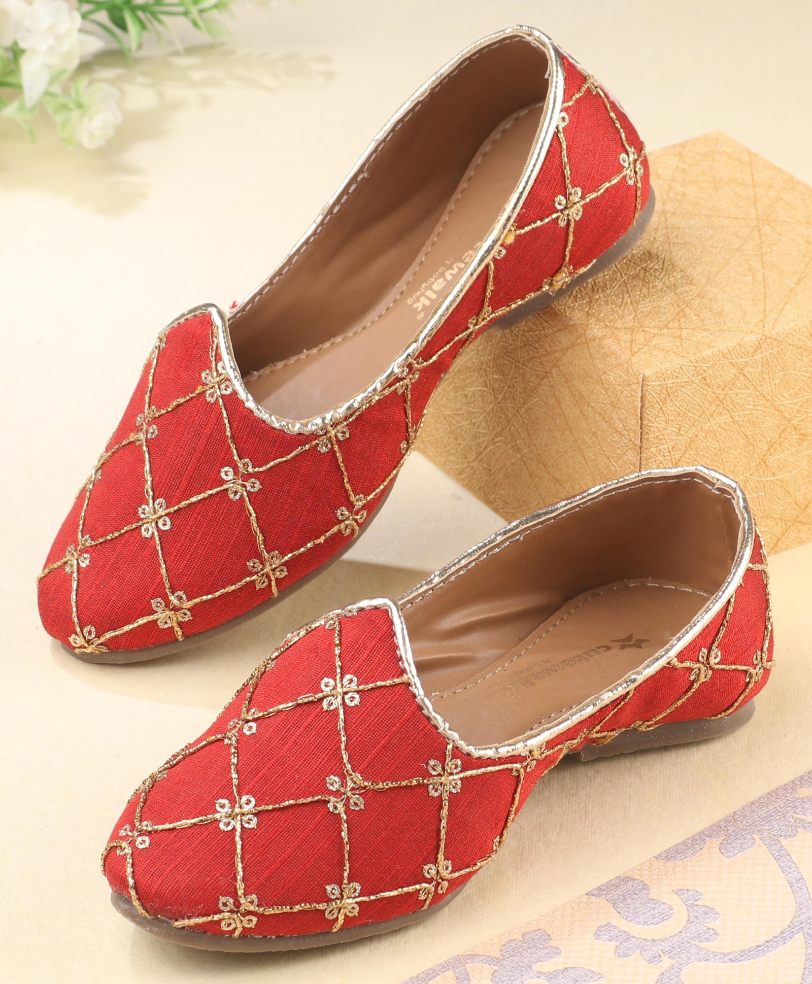 Cute Walk by Babyhug Ethnic Wear Slip On Mojaris - Pink-image-24