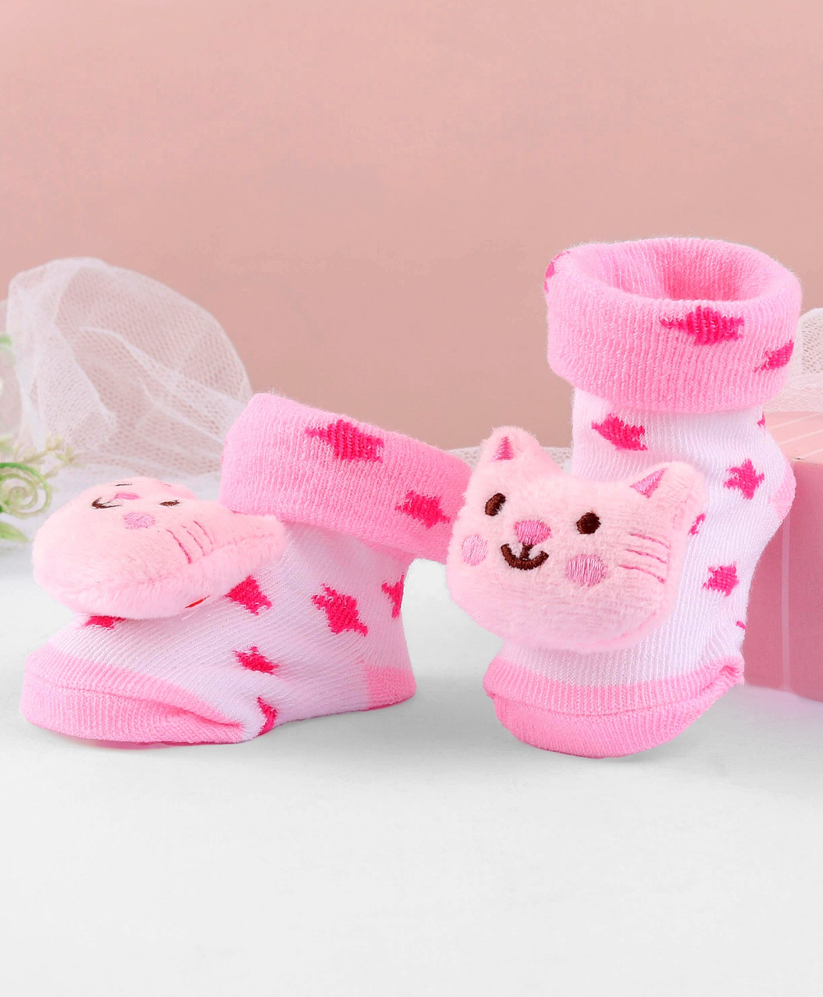 Cute Walk by Babyhug Ankle Length  Sock Shoes With Cat Applique - Light Pink-image-35