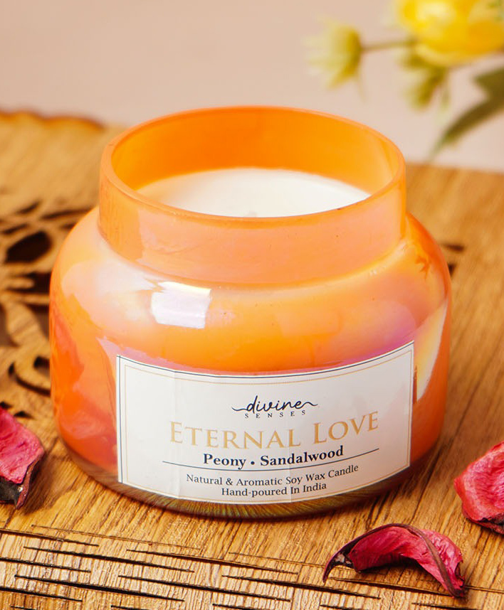 Divine Senses Eternal Love Scented Candle Jar Fresh Linen Natural and Aromatic Soy Wax Candle for Home Decor 1 Pc-picture-21