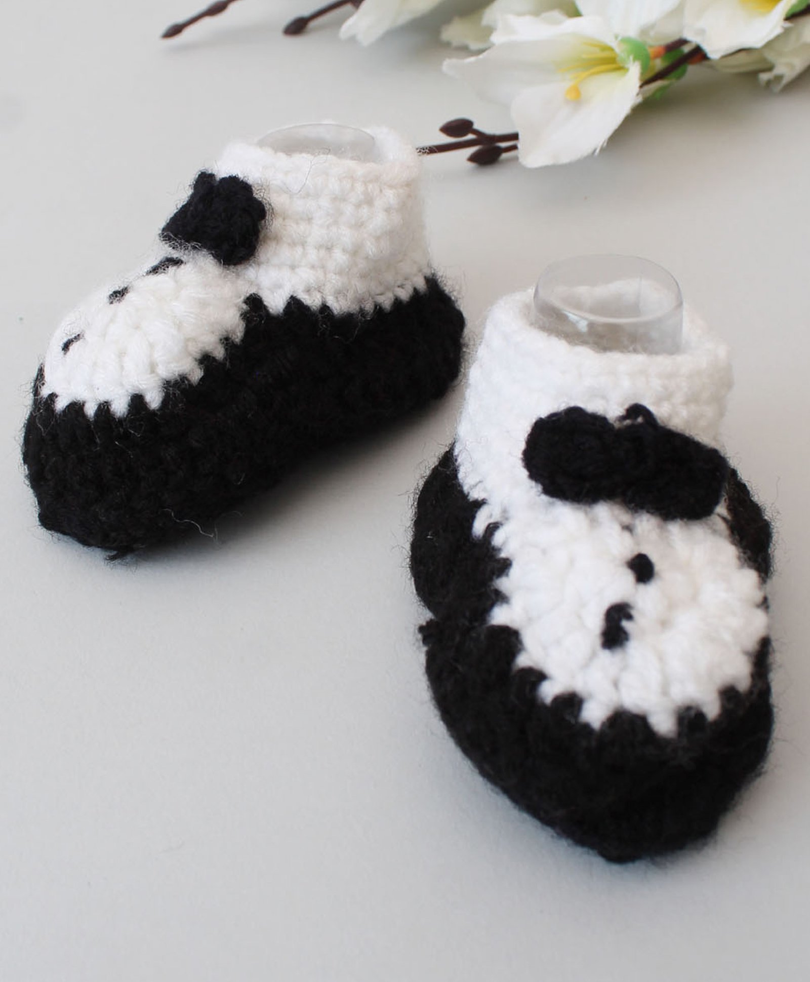 Woonie Handmade Design Detailed Booties - Black-picture-15