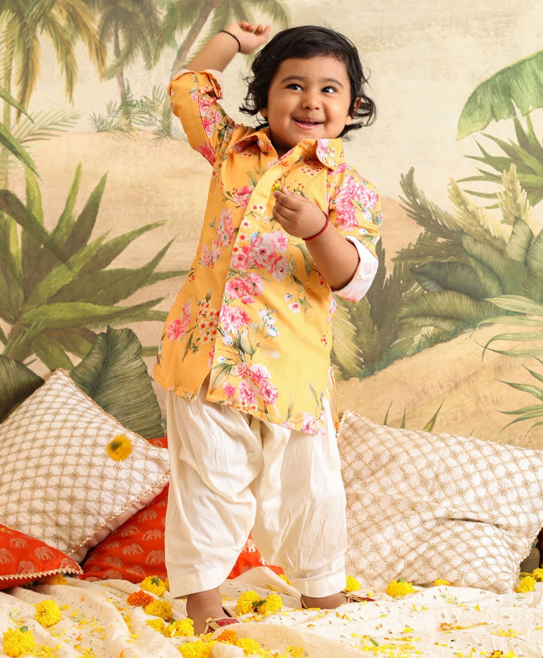 Vastramay Full Sleeves Botanical Floral Printed Kurta Patiala  - Yellow & Cream-image-20