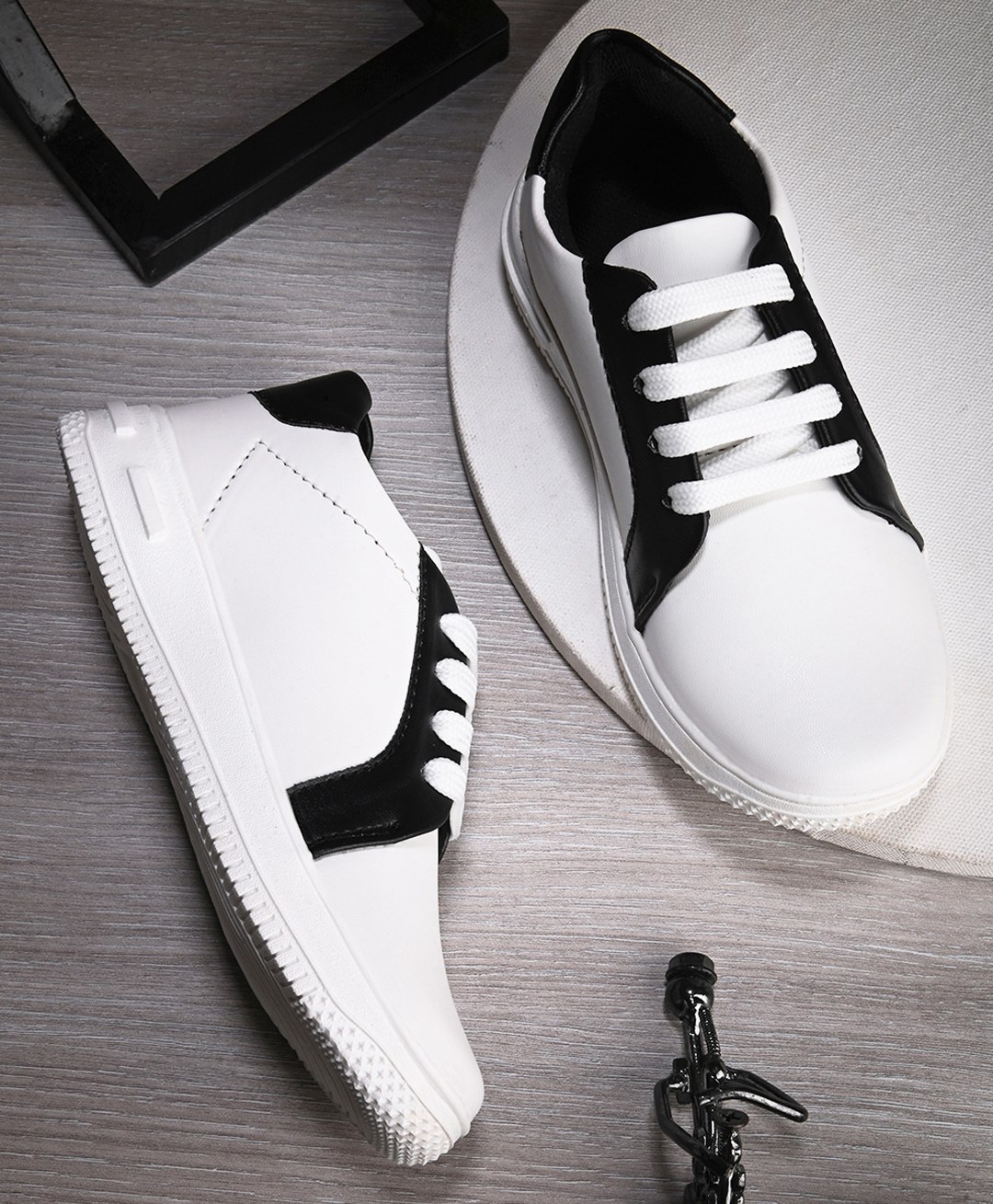 Stefens Solid Colour Blocked Shoes - White & Black-picture-35