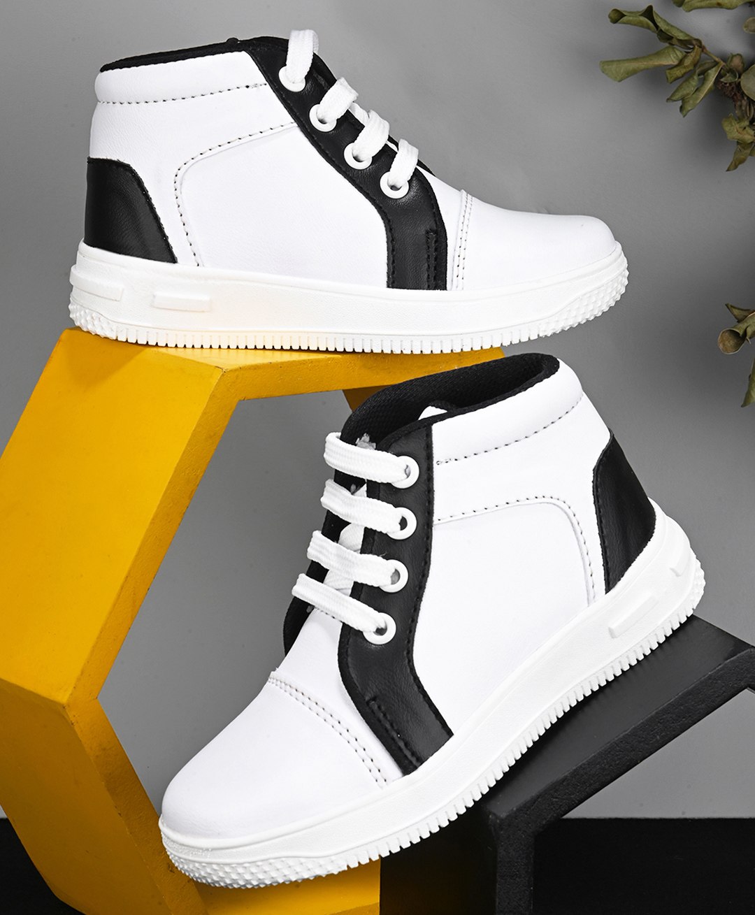 Stefens Solid Colour Blocked Sneakers Shoes - White & Black-picture-27