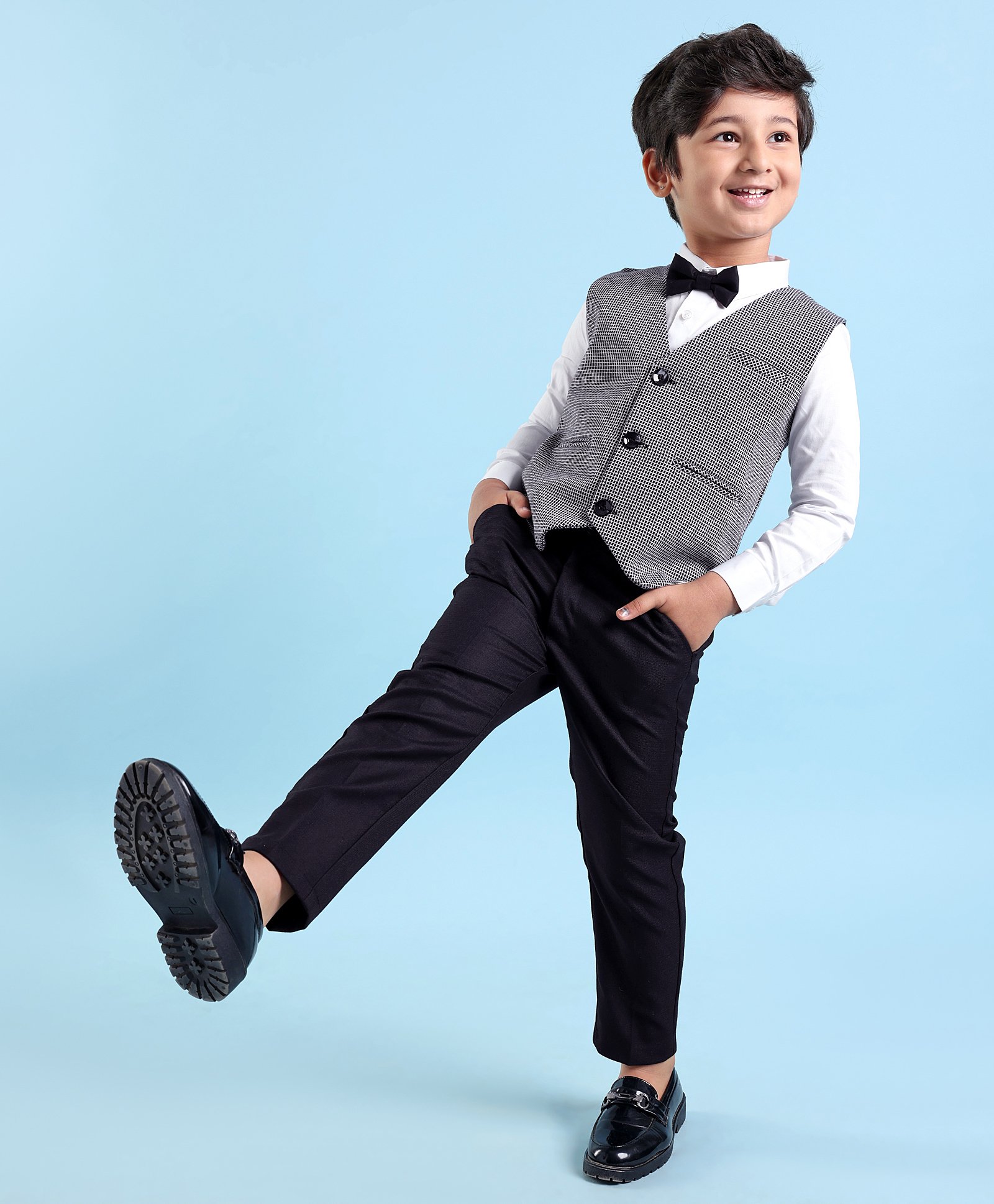 Mark & Mia Full Sleeves Party Suits With Yarn Dyed Checks Waist Coat & Bow Detailing - Black & White-picture-17