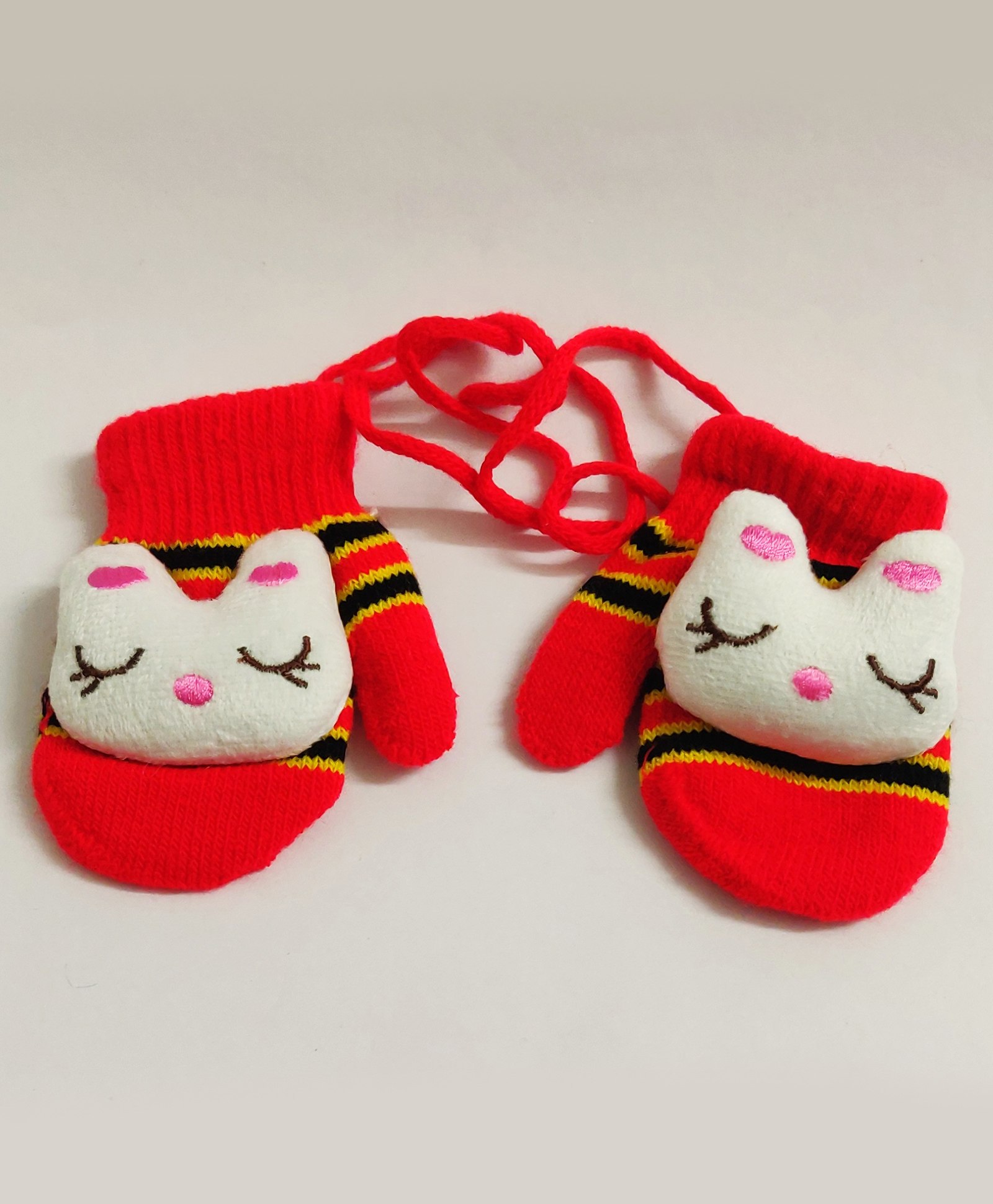 Kid-O-World Kitten Applique Detailed Mittens - Red-picture-26