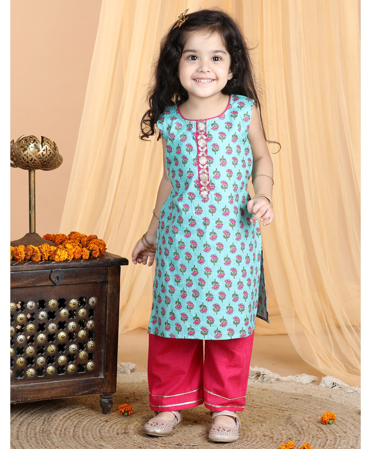 Kinder Kids Sleeveless Floral Motif Printed Kurta  With Palazzo Pant -  Blue & Pink-image-26