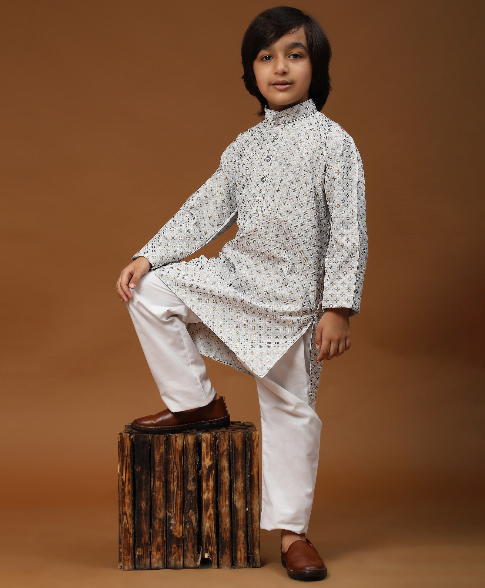 P-MARK Full Sleeves Floral Block Motif Foil Printed  Kurta Pyjama Set - Grey-picture-30