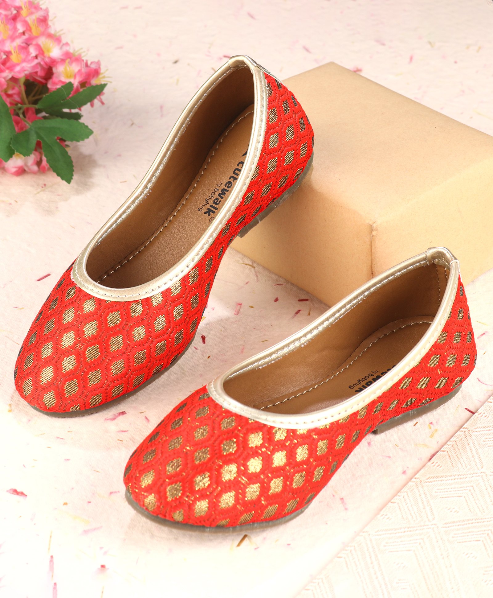 Cute Walk by Babyhug Foil Print Mojaris - Red-picture-27