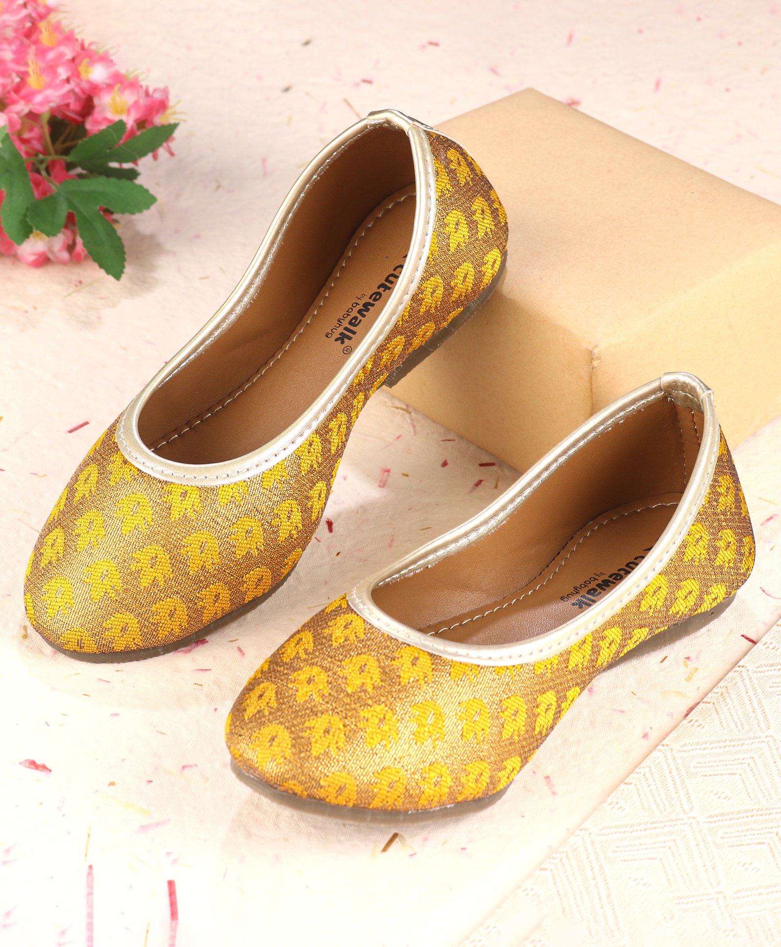 Cute Walk by Babyhug Foil Print Mojaris - Yellow