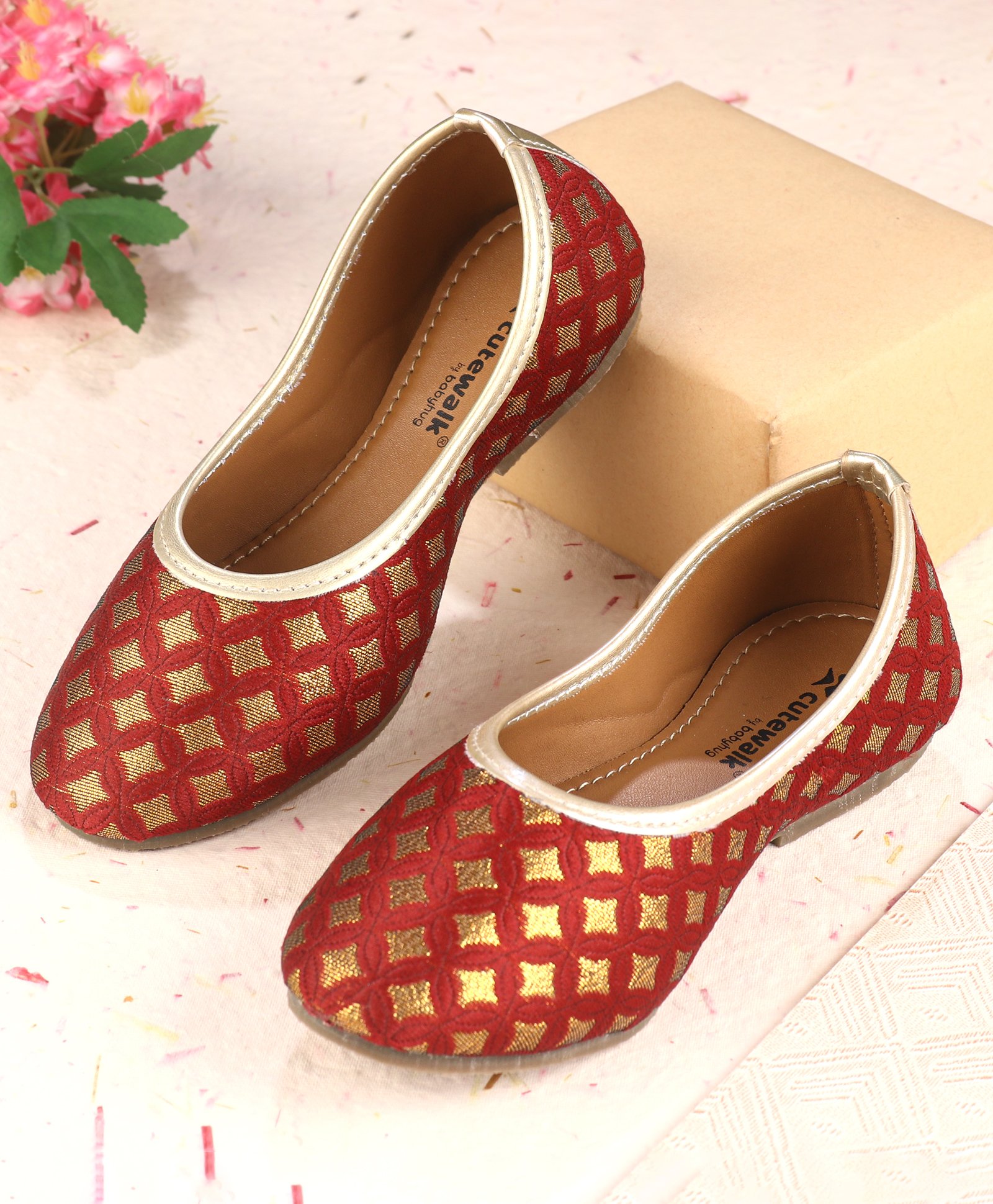 Cute Walk by Babyhug Foil Print Mojaris - Maroon-picture-14