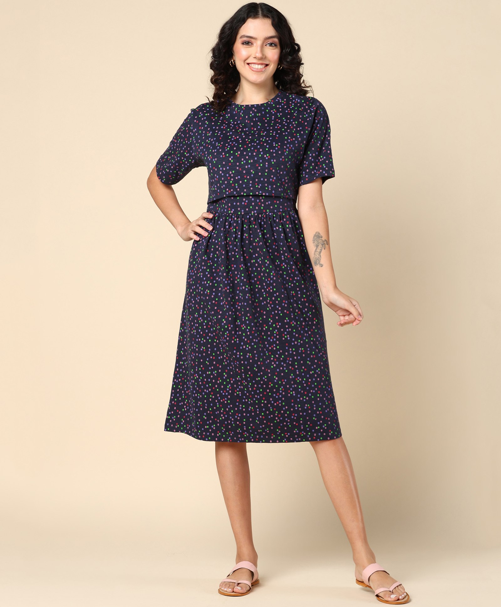 Zelena Half Sleeves Seamless Polka Dots Maternity Top With Zip Less Nursing Access & Side Pockets - Navy Blue-picture-12
