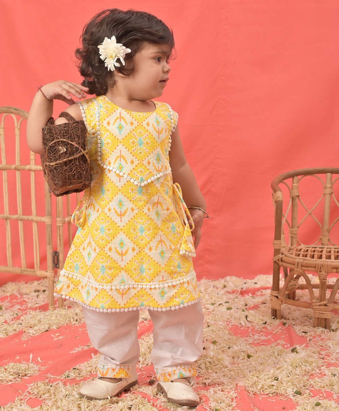Vastramay Cap Sleeves Ikat Printed Kurta With Pyjama -  Yellow-image-29