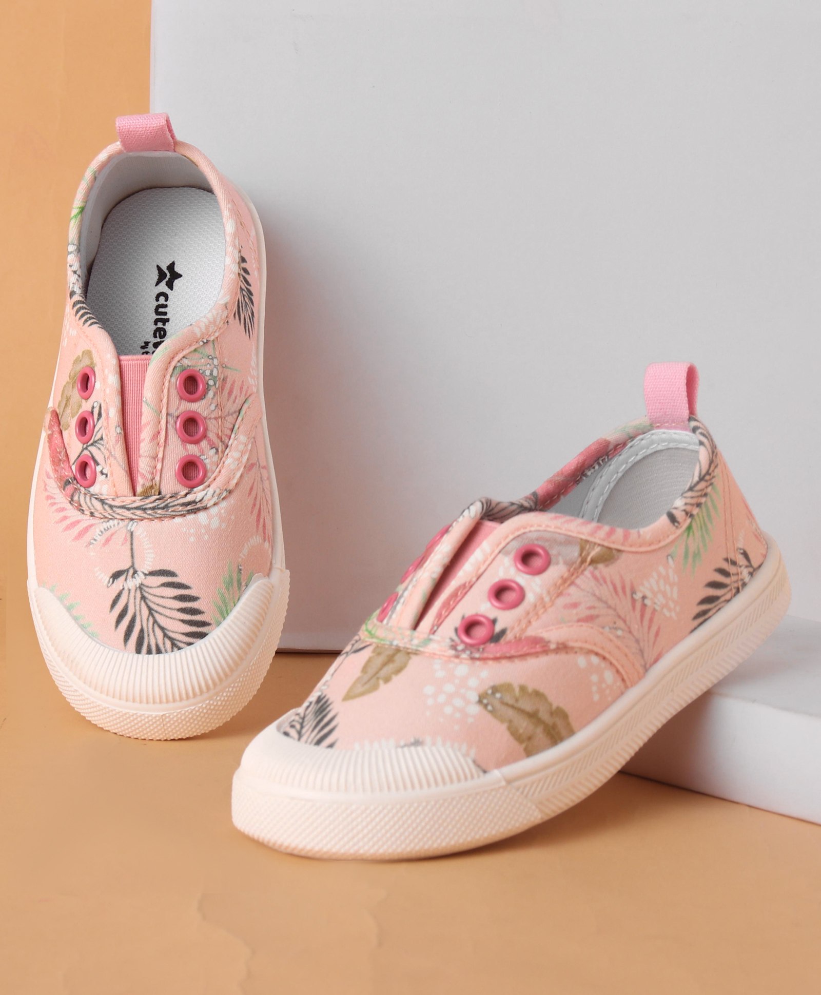 Cute Walk by Babyhug Slip On Style Casual Shoes Leaf Print - Pink-image-19