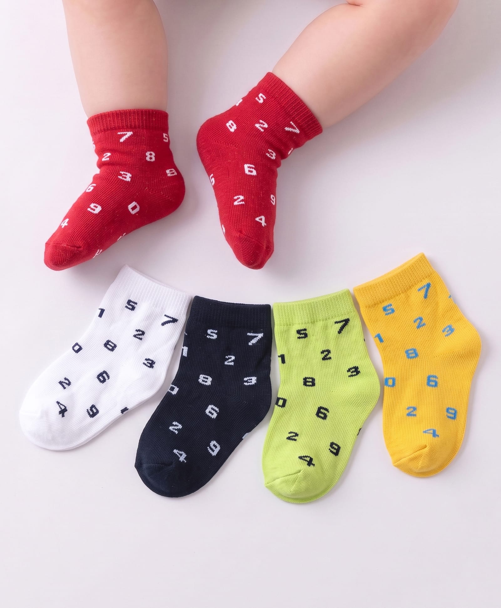 Cute Walk by Babyhug Anti Bacterial Cotton Rich Non Terry Ankle Length Socks Pack Of 5 - Multicolour-image-12