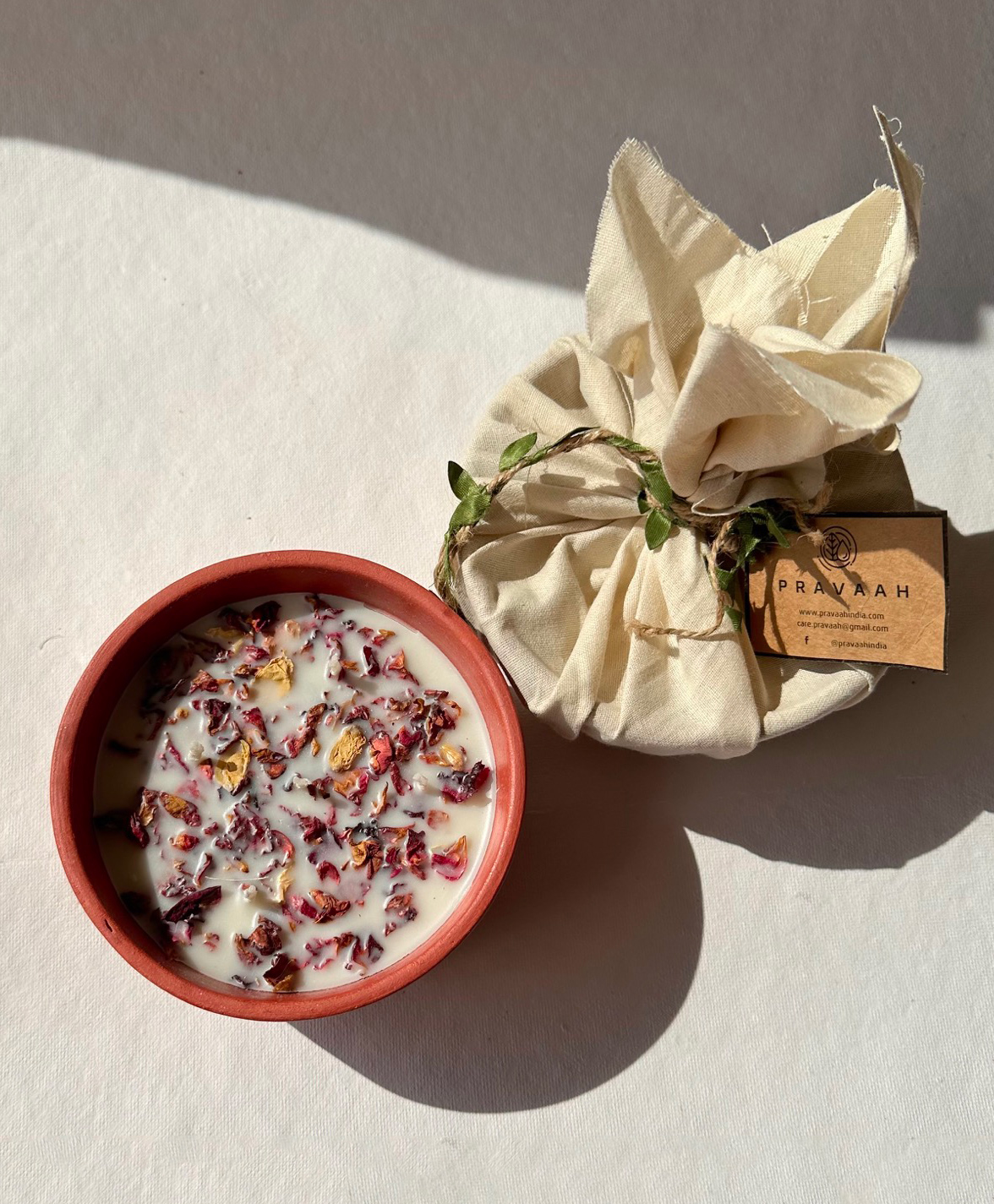 Pravaah India Rowan 7 Wick Sandalwood Rose Aroma Candle-image-39