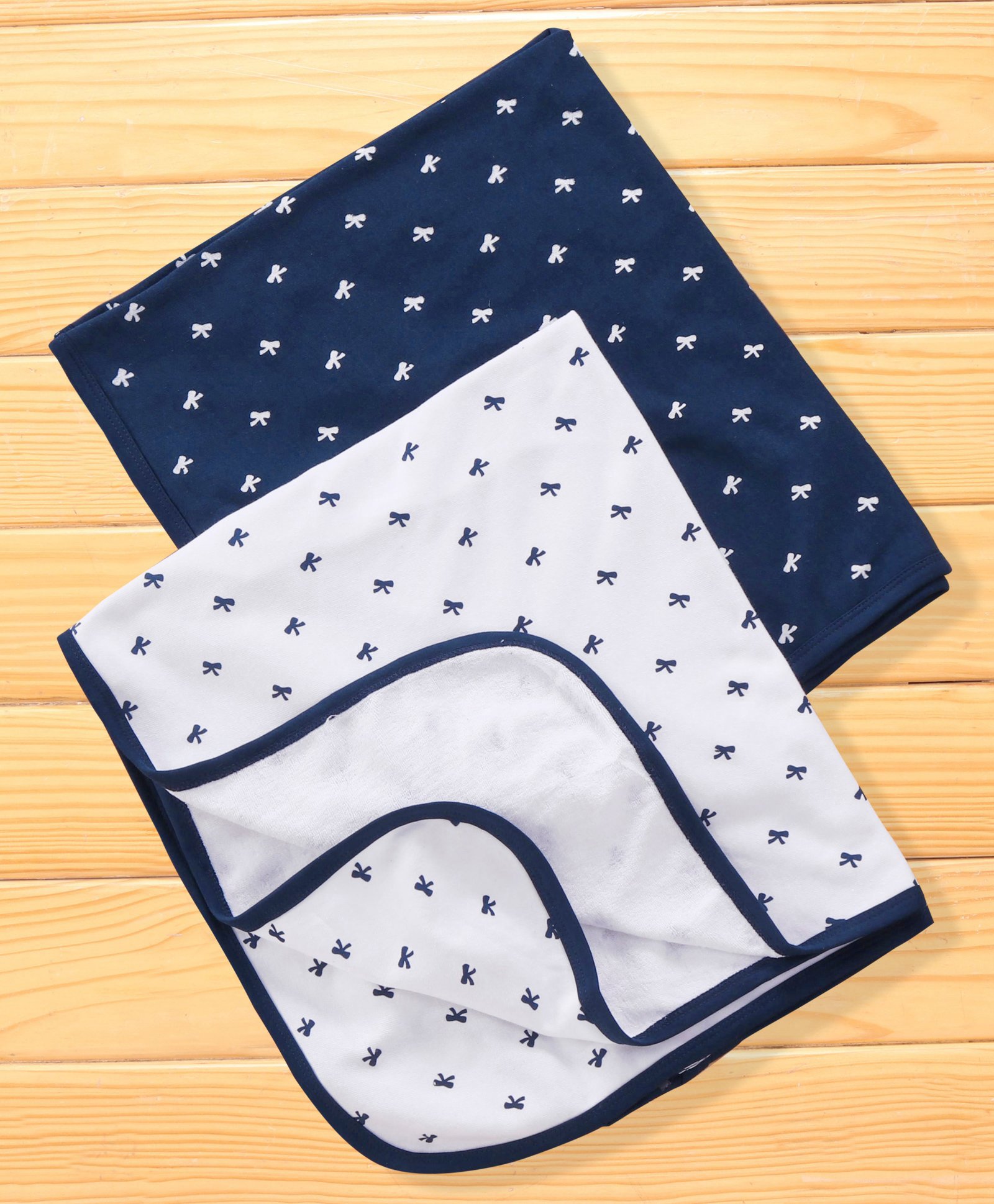 Babyhug Terry Towel Set Bow Print Pack of 2 L 76 x B 76 cm - Blue & White-image-2