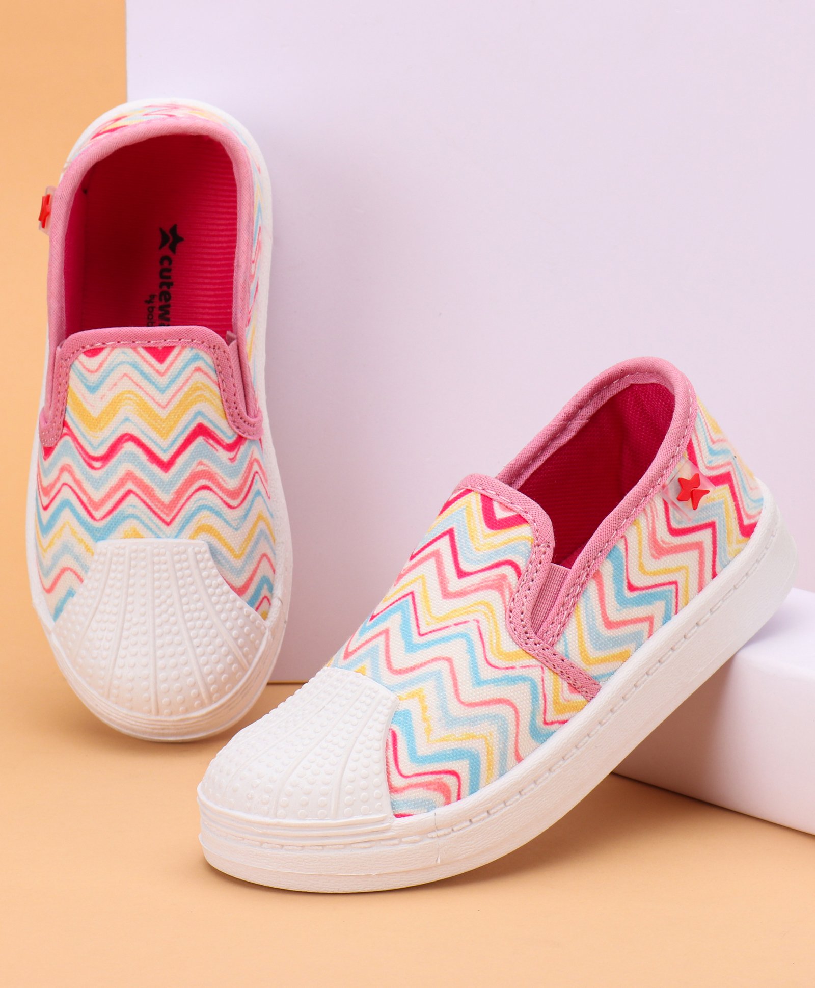 Cute Walk by Babyhug Slip On Casual Shoes Chevron Print - Pink-image-26