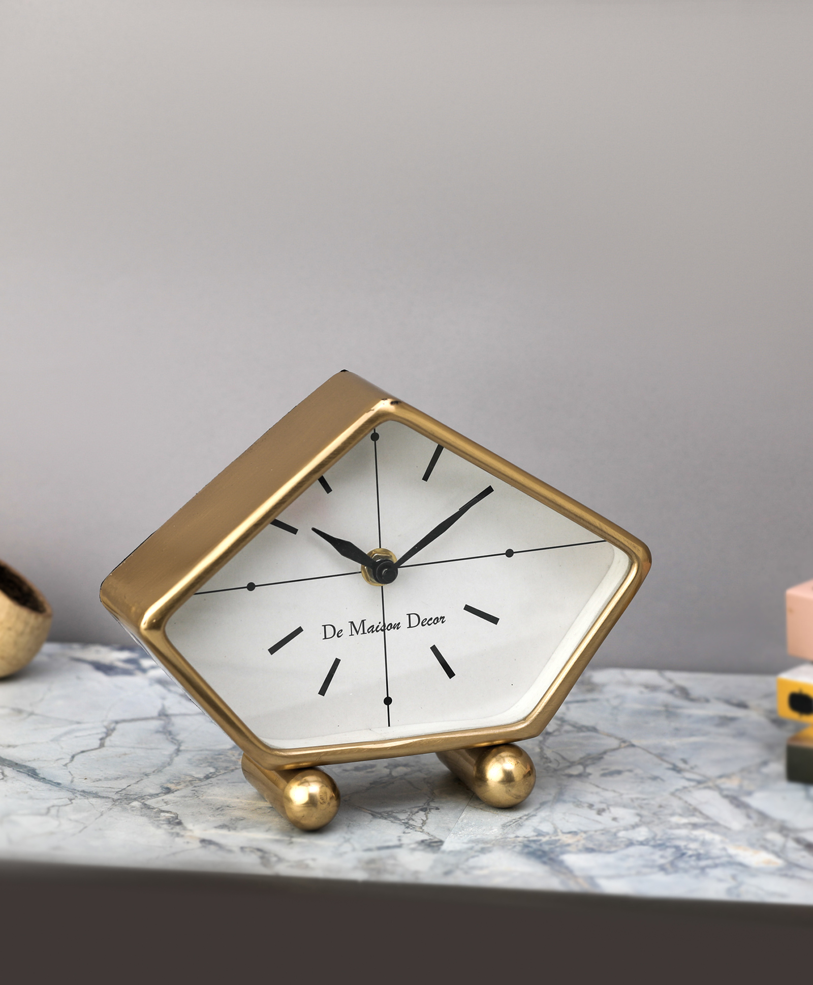 De Maison Décor Penta Time Gold Table Clock-image-38