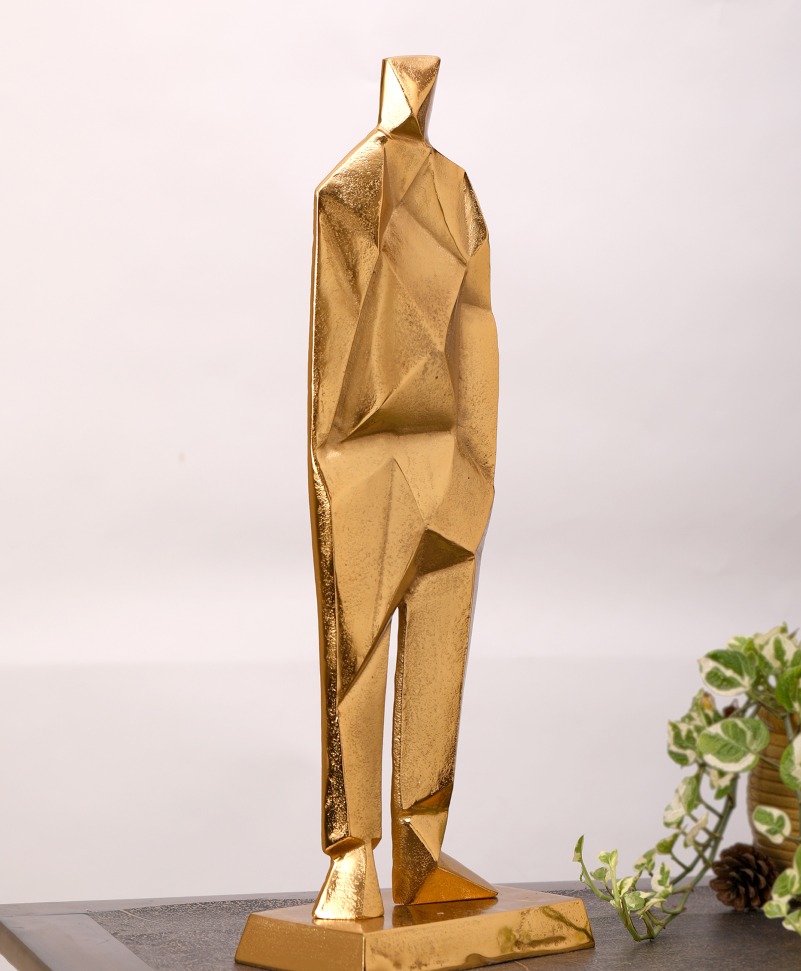 De Maison Decor Ethan - The Dreamer Sculpture Gold-image-24