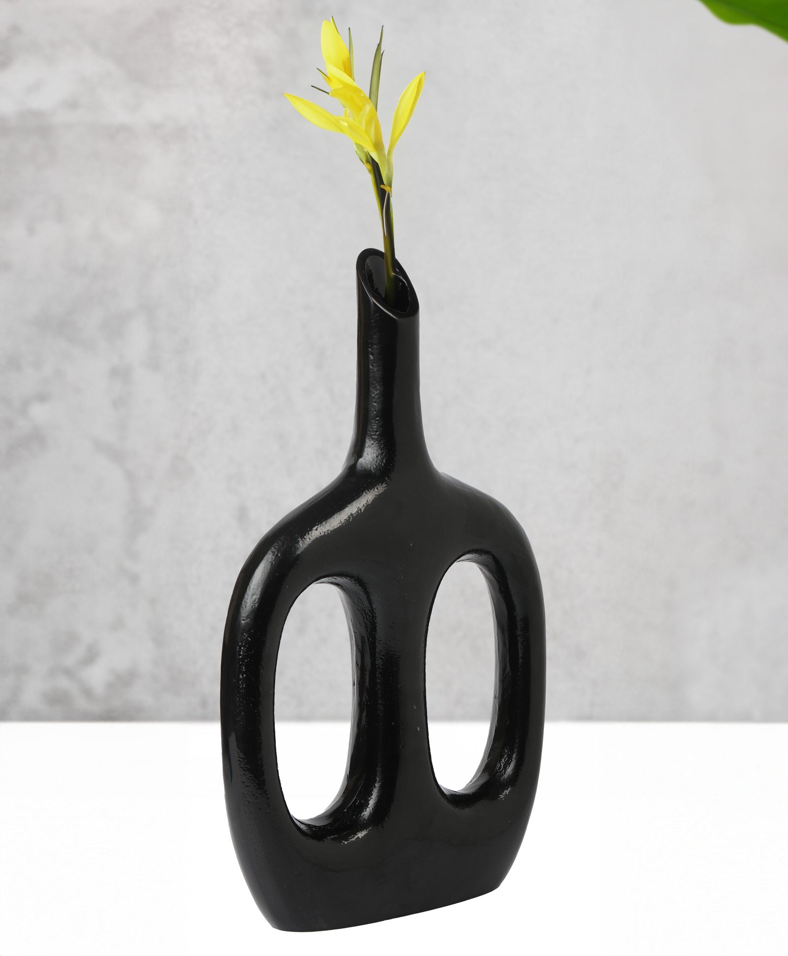 De Maison Decor Otilia Glossy Black Vase-picture-28
