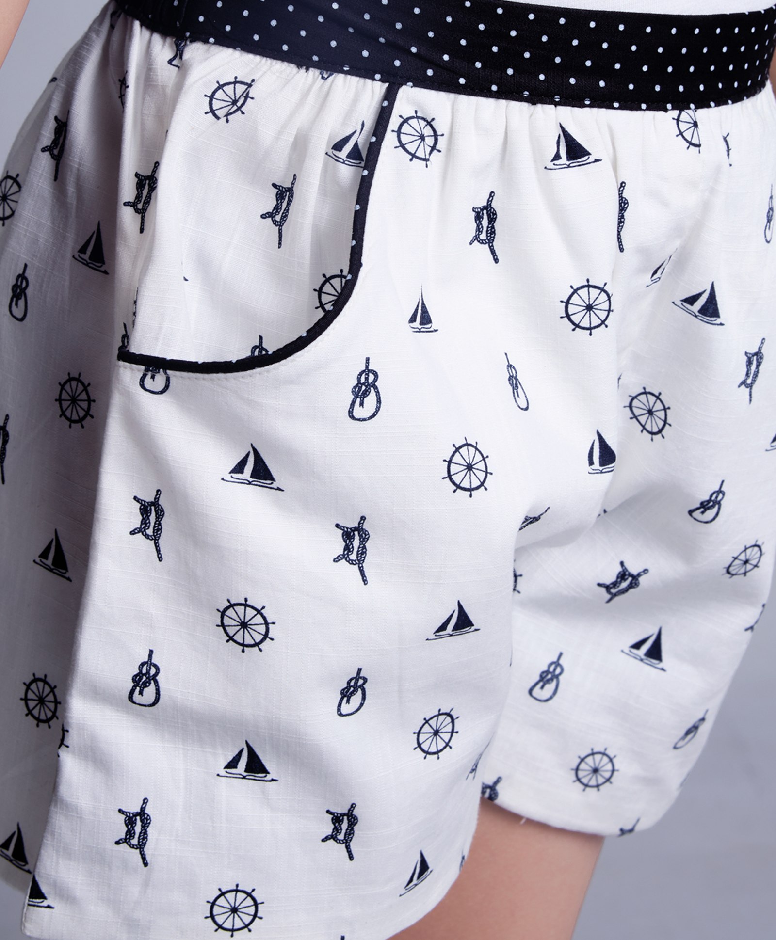 Soleilclo Sea Theme Printed Cotton Shorts - White-image-3