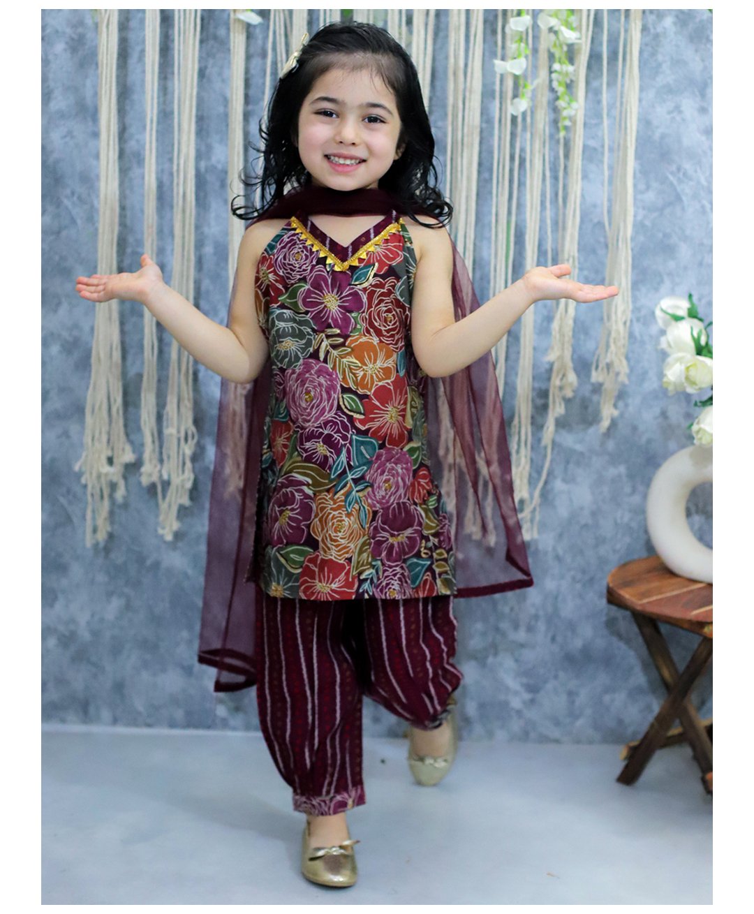 BownBee Halter Neck Floral Printed Kurta With Harem Pant & Dupatta - Purple-picture-11