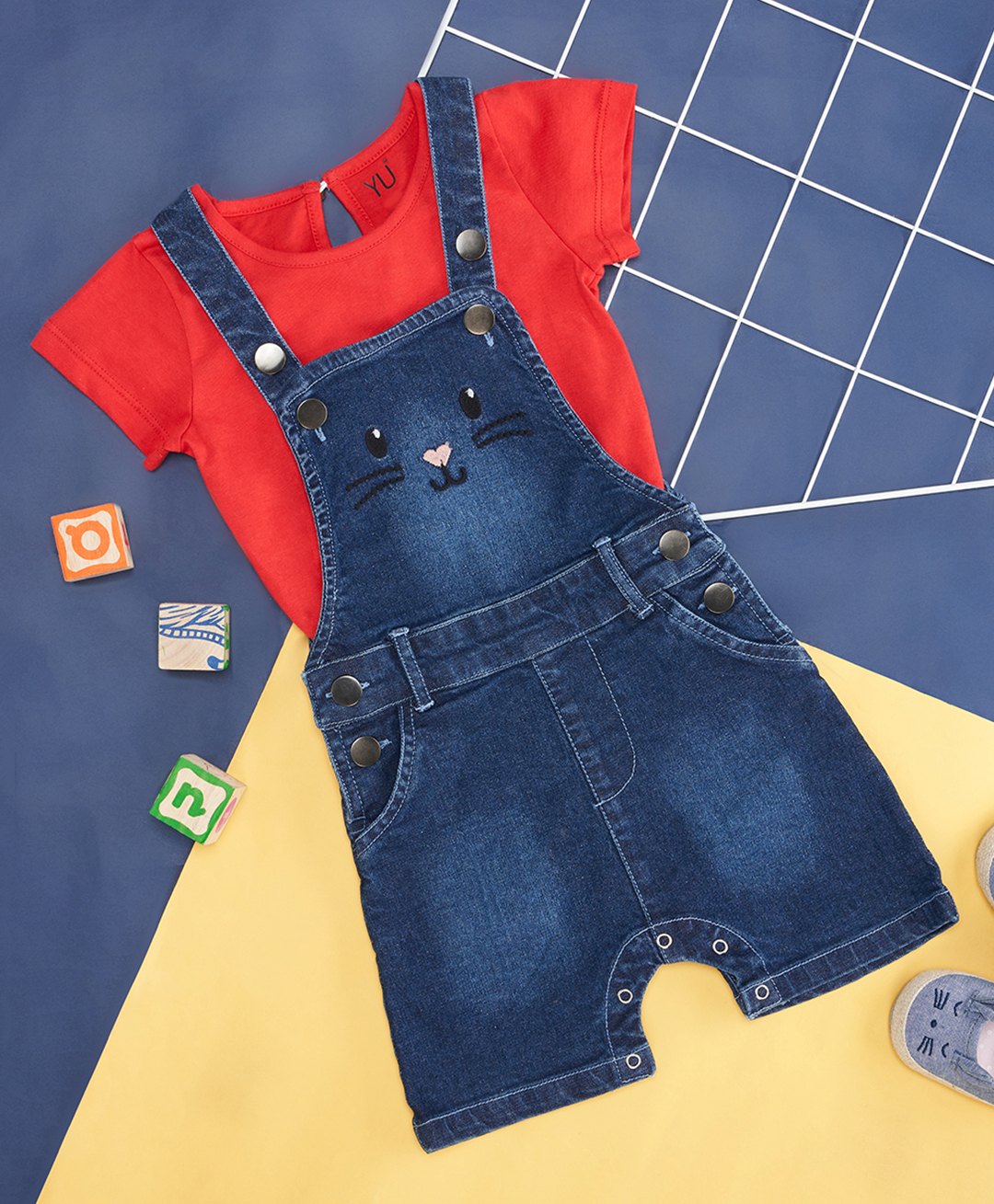YU by Pantaloons Cat Face Design  Dungaree With Half Sleeves Tee Set - Medium Blue-picture-10