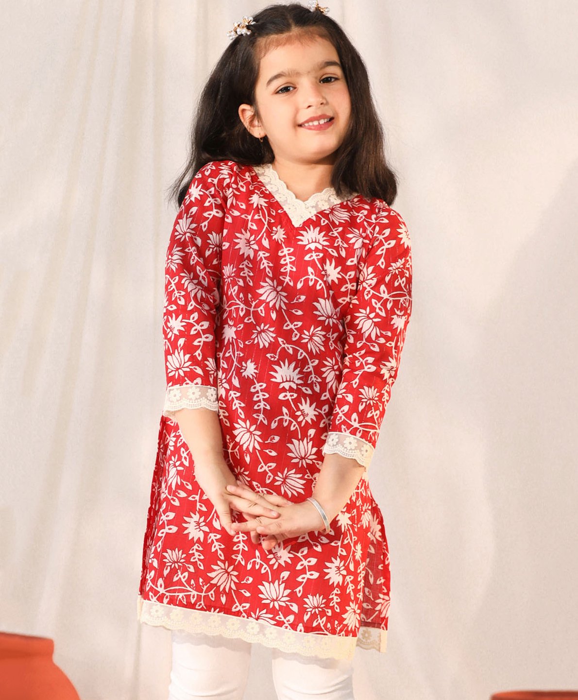 Vastramay Cotton Woven Three Quarter Sleeves Floral Printed Kurti Only - Red-image-3