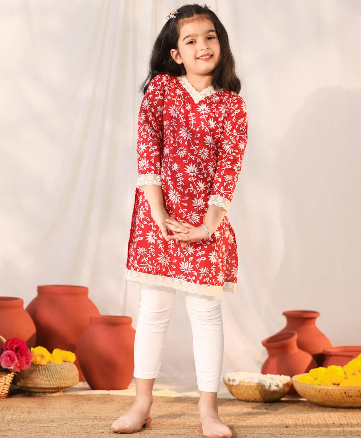 Vastramay Three Fourth Sleeves Floral Swirl Printed Kurta & Leggings - Red & White-image-18
