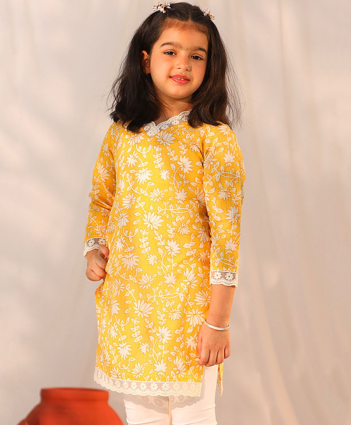Vastramay Three Fourth Sleeves Floral Swirl Printed Kurta - Yellow-picture-11