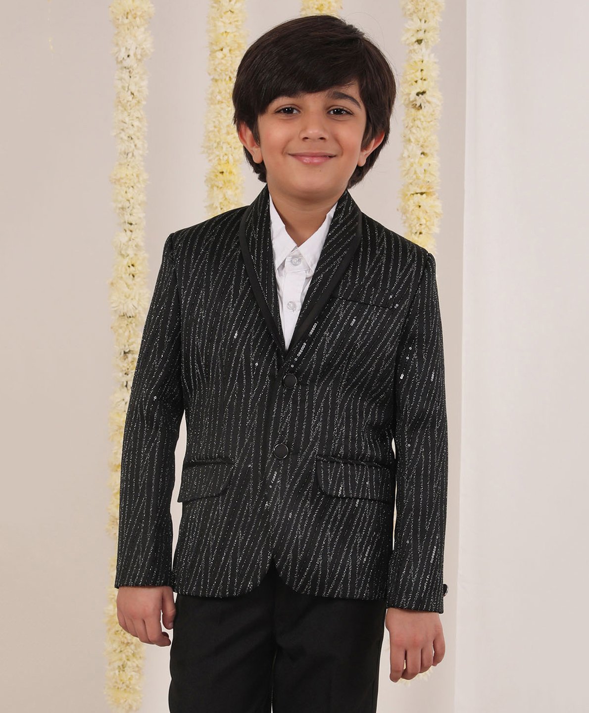 Vastramay Full Sleeves Sequin Embellished Blazer - Black-image-1