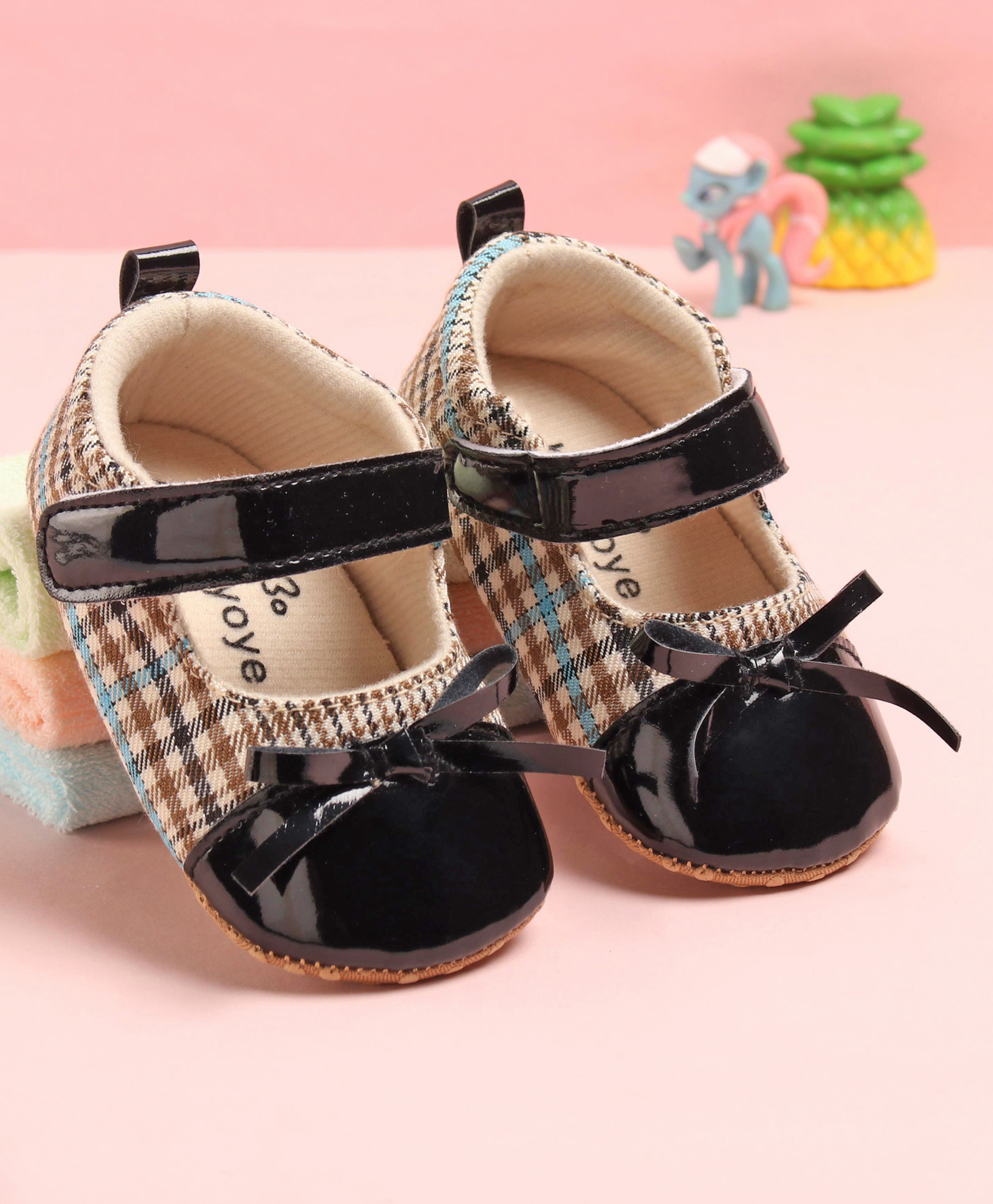 Babyoye Booties with Velcro Closure & Bow Applique -  Black-image-48