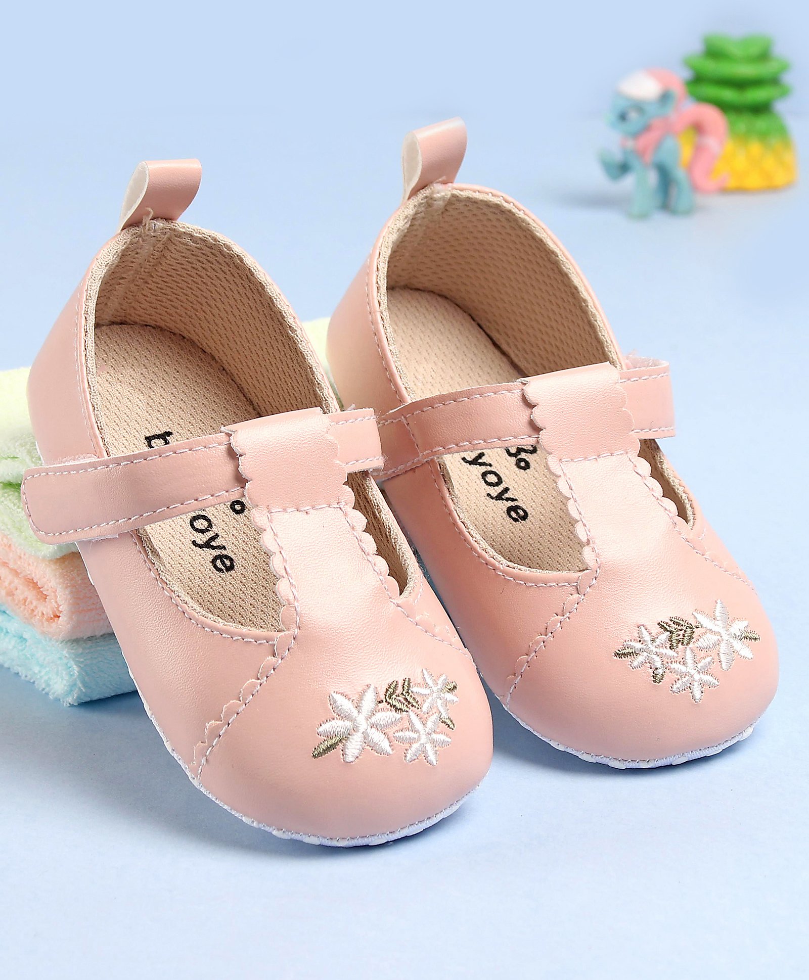 Babyoye Booties with Velcro Closure & Floral Design - Pink-image-13