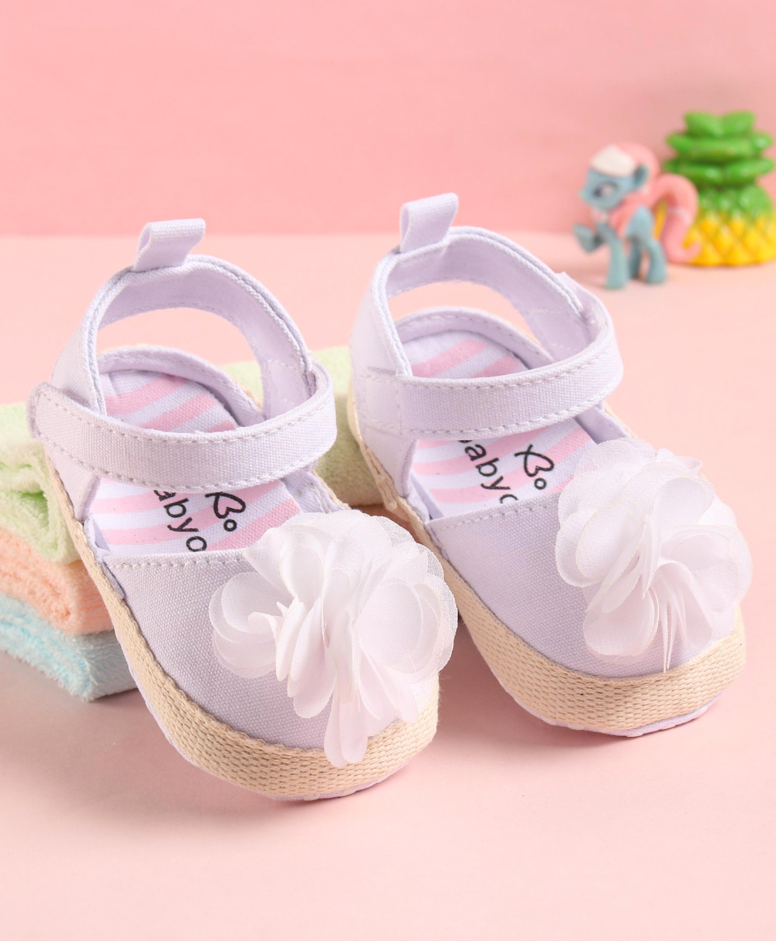 Babyoye Velcro Closure Booties Floral Applique - White-picture-39