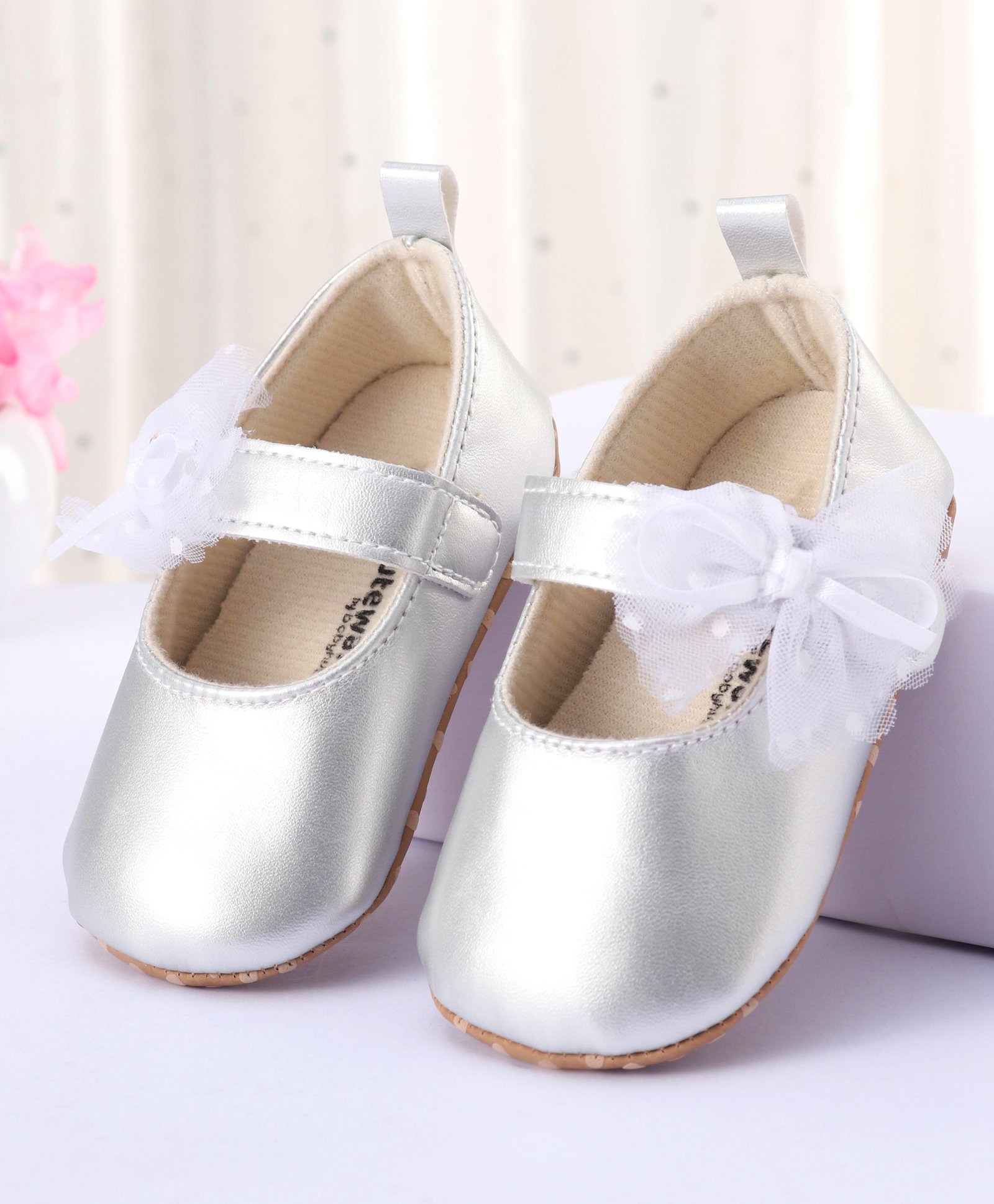 Cute Walk by Babyhug Velcro Closure Booties Bow Applique - Silver-image-19