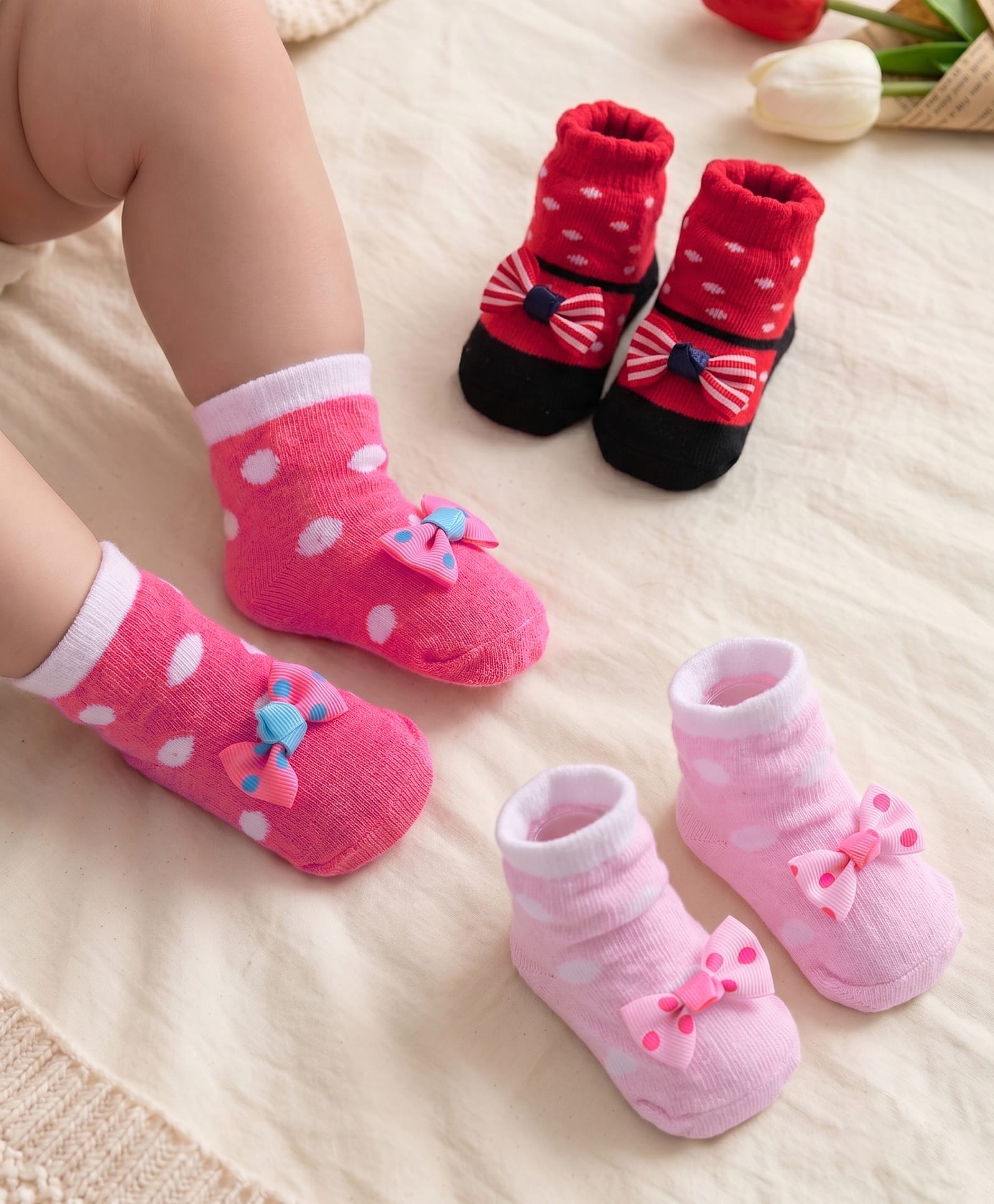 Cute Walk by Babyhug Ankle Length Socks Bow Applique Pack of 3 - Red & Pink-picture-19