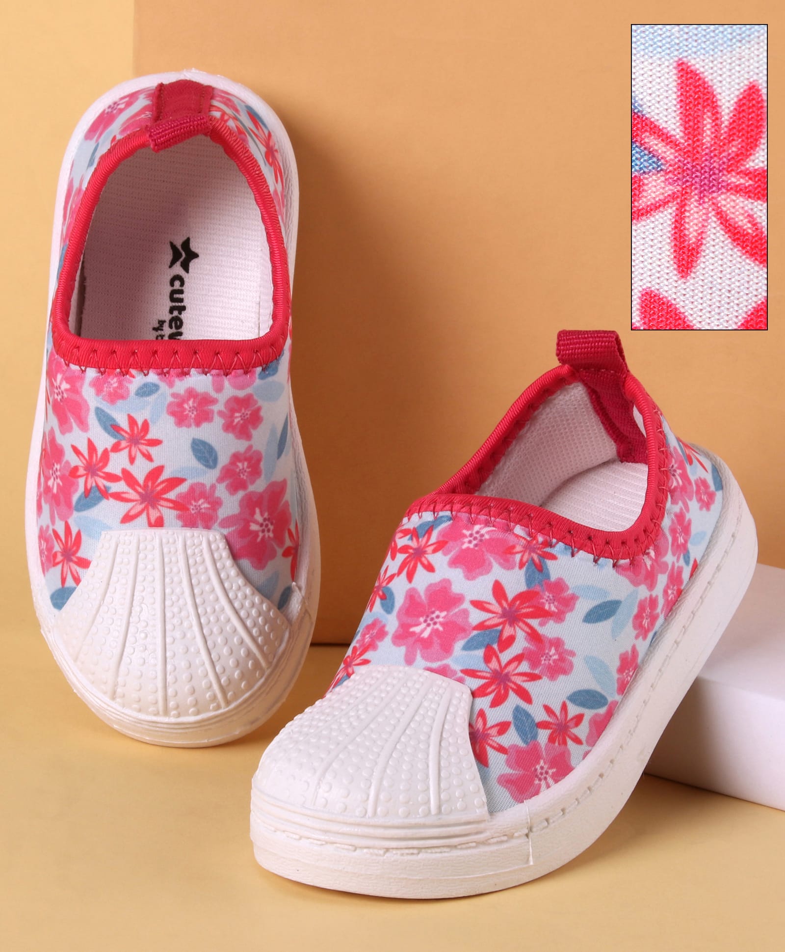 Cute Walk by Babyhug Slip On  Casual Shoes with Floral Print - Pink-picture-3