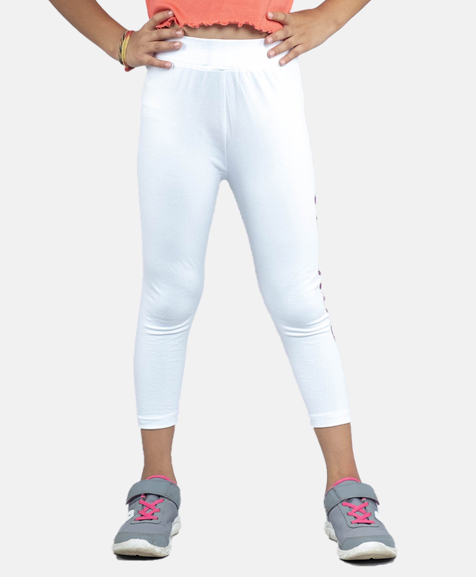 Kiddopanti Savage Text Printed Capri Leggings - White-image-9
